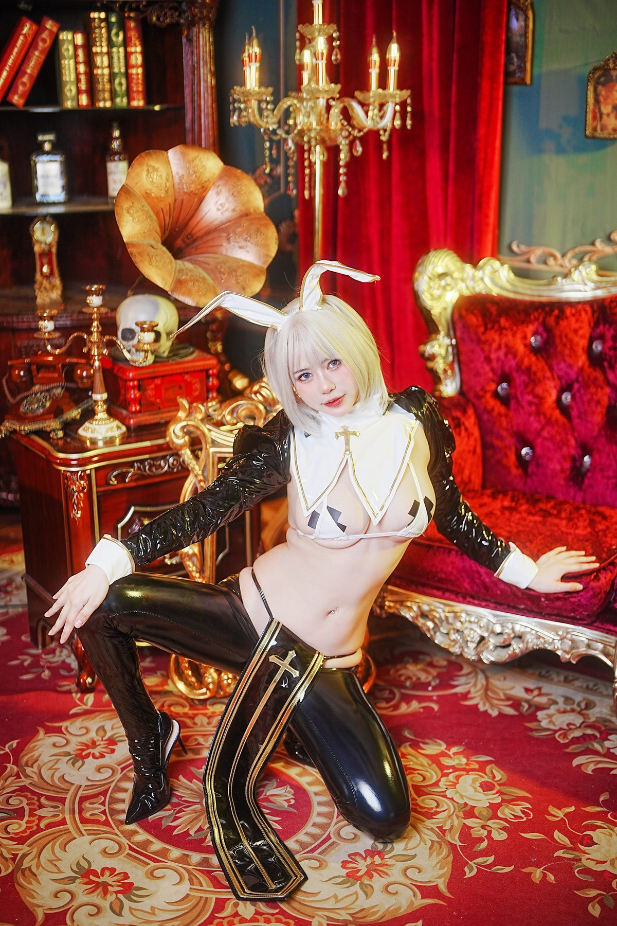 Cosplay Tina很妖孽呀 皮衣小兔子