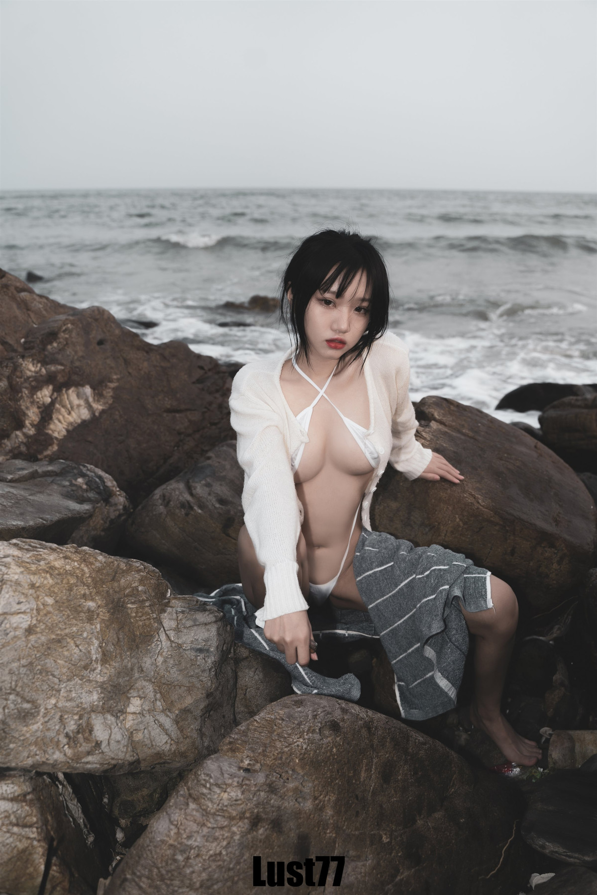 Cosplay 柒柒要乖哦 礁石海岸