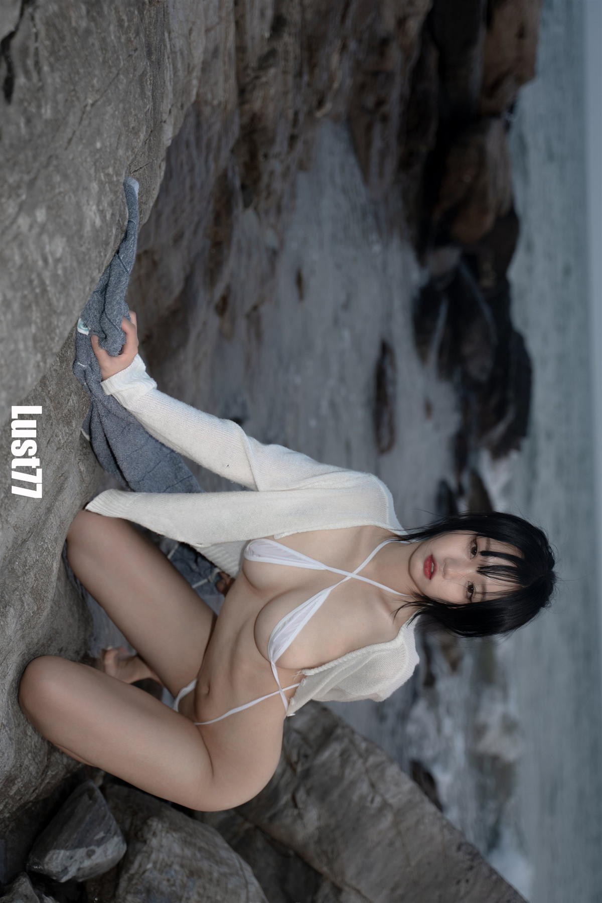 Cosplay 柒柒要乖哦 礁石海岸