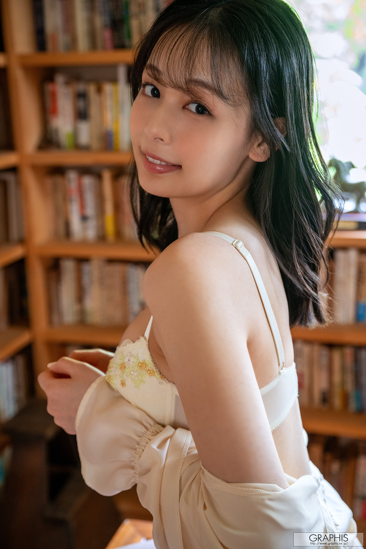 Ami Tokita 時田亜美, Graphis Gals 「Naivety」 Vol.01