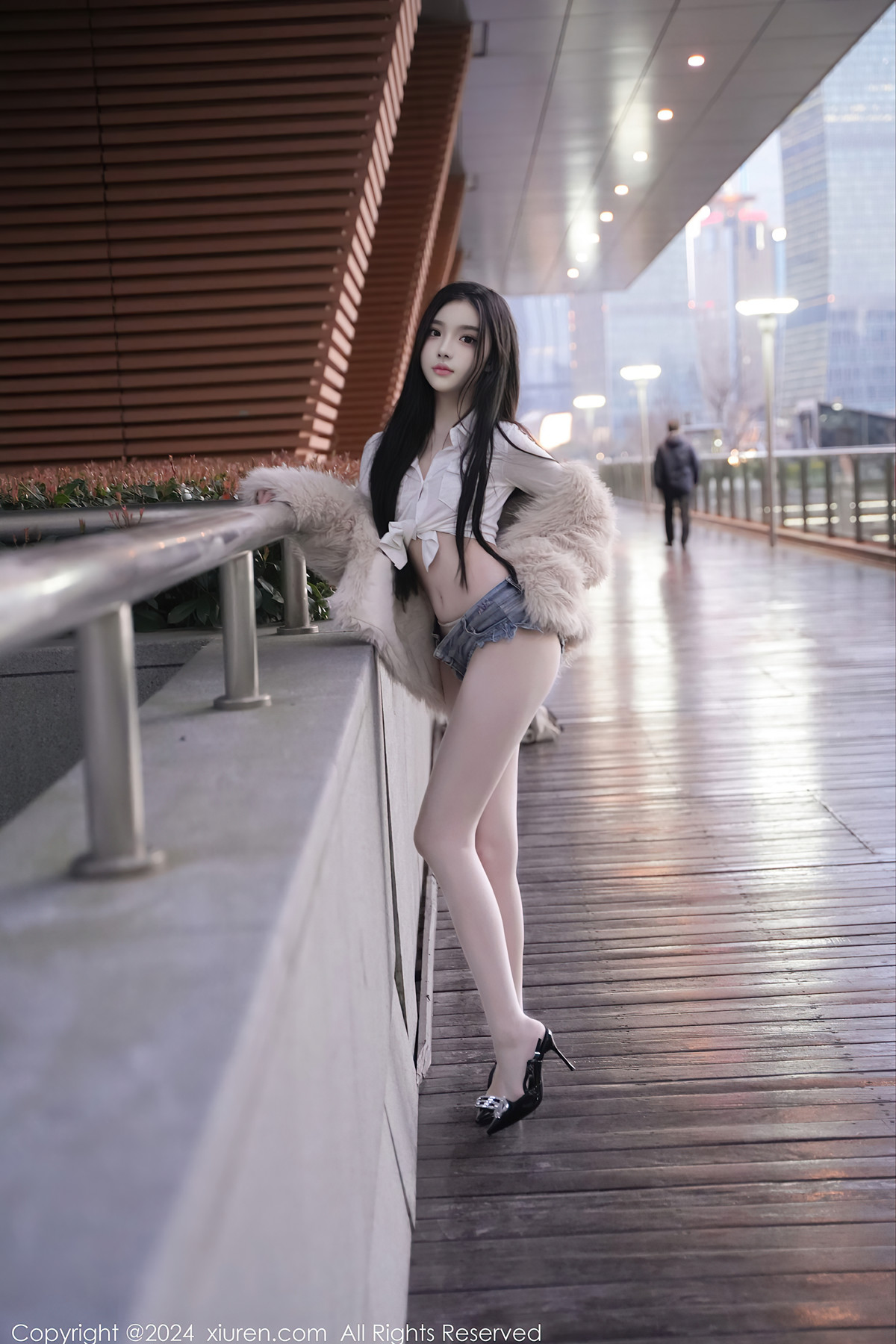 XiuRen秀人网 No.8261 龙雪儿LongXueer