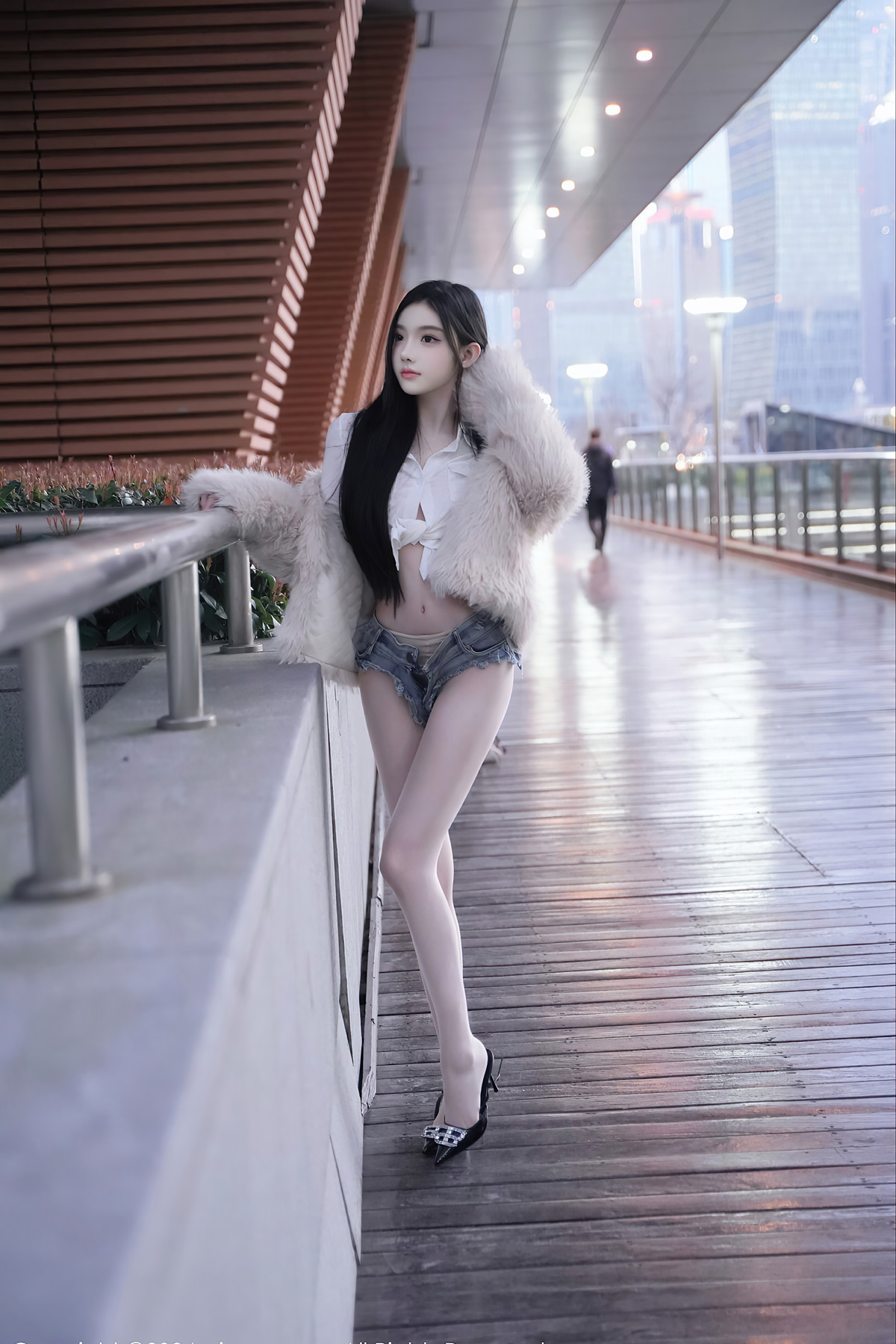 XiuRen秀人网 No.8261 龙雪儿LongXueer
