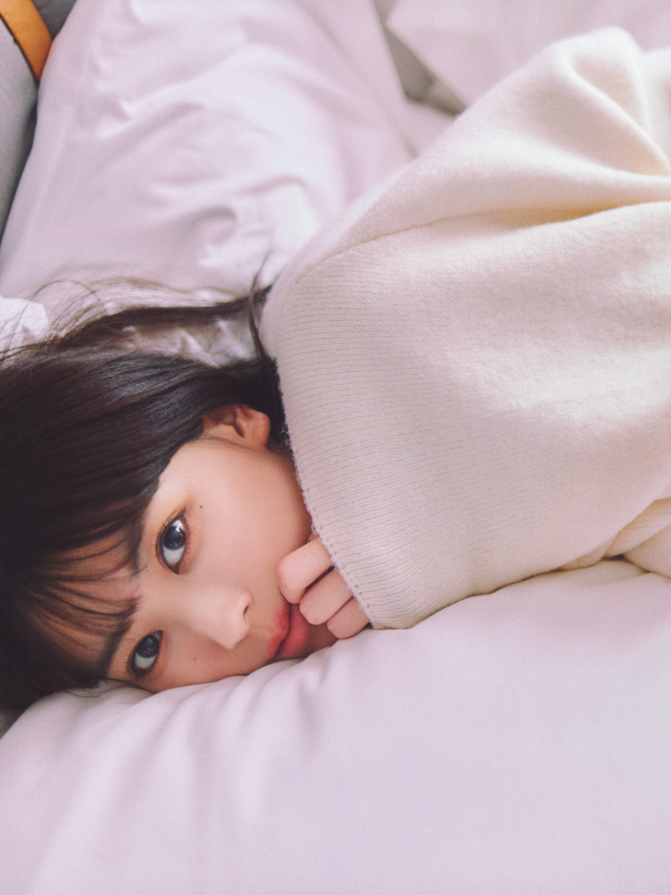 Renka Iwamoto 岩本蓮加, 1st写真集 「いたずらな風」 Set.02