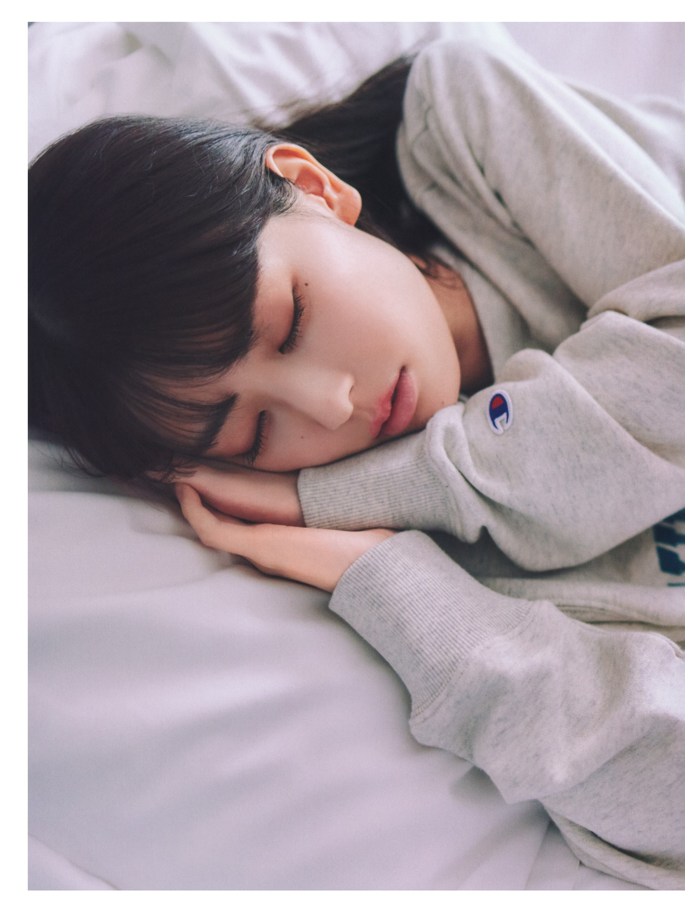 Renka Iwamoto 岩本蓮加, 1st写真集 「いたずらな風」 Set.02