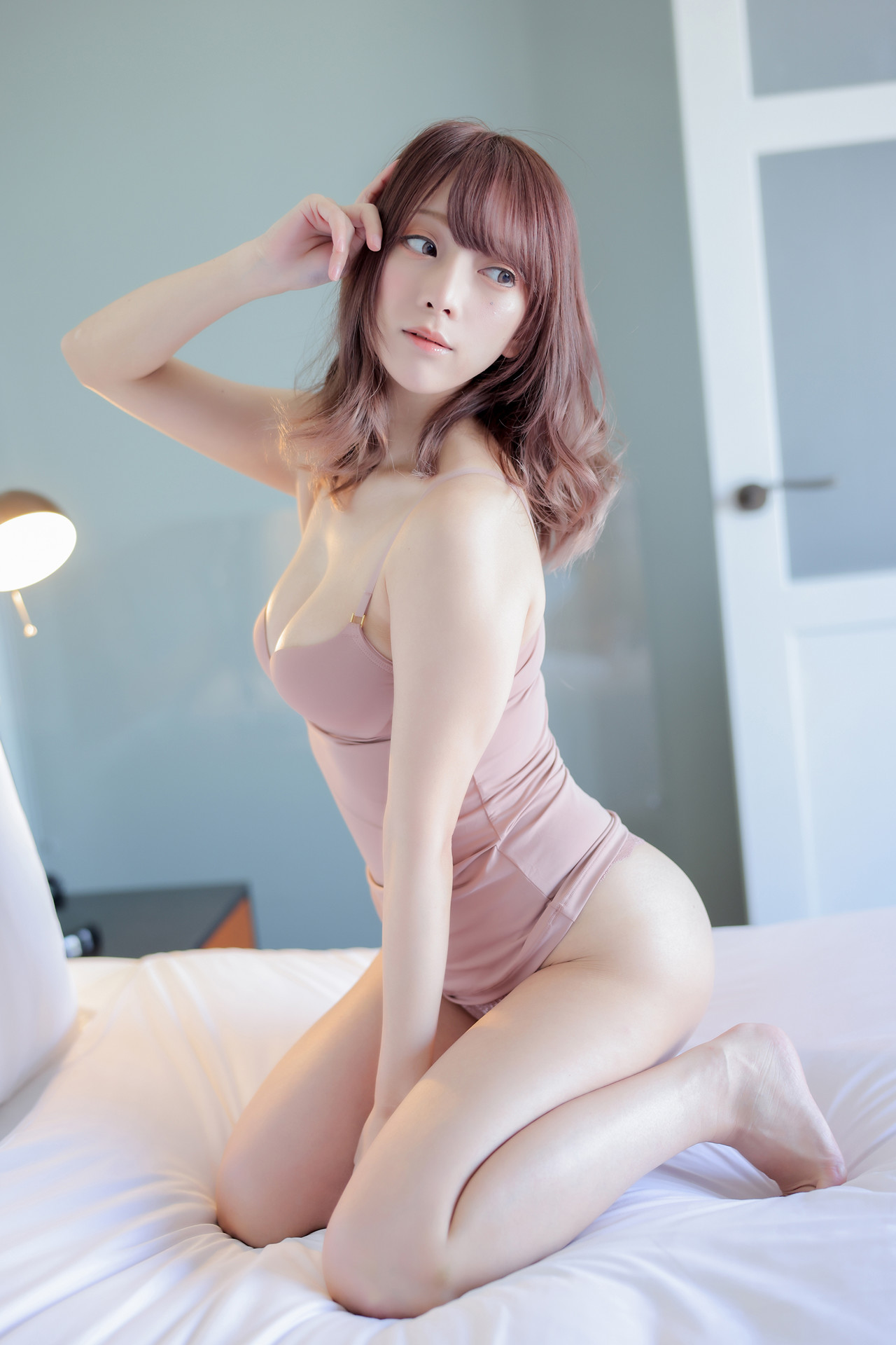 Saki Miyamoto 宮本彩希, 写真集 『Nudie』 Set.01