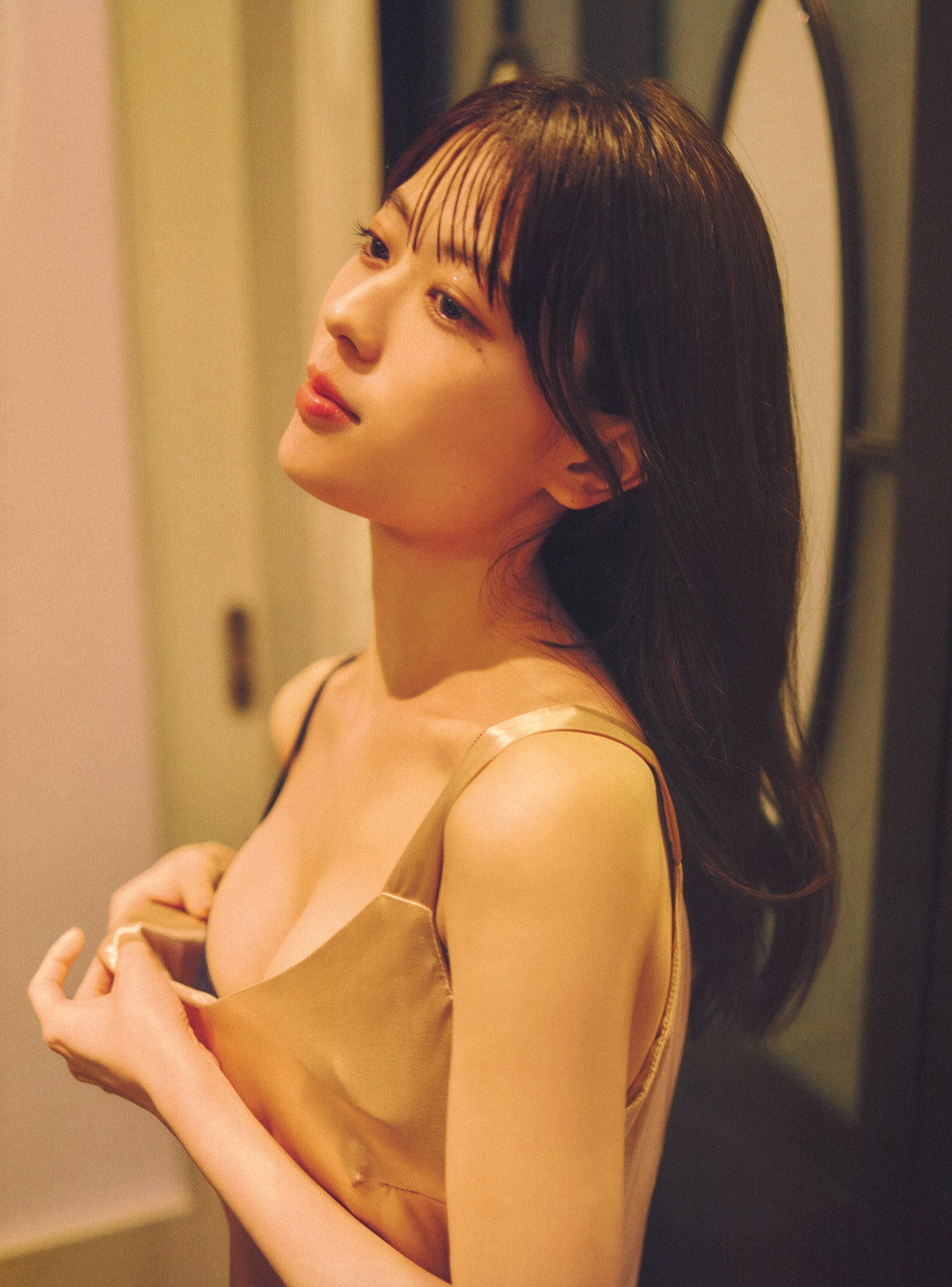 Renka Iwamoto 岩本蓮加, 1st写真集 「いたずらな風」 Set.04