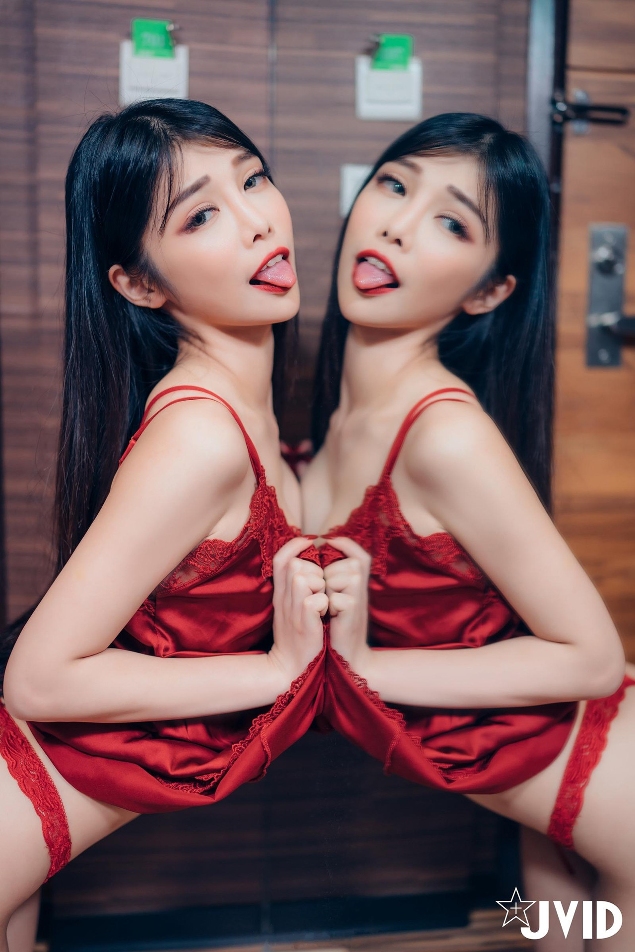 JVID Linda 青春的最后一本写真-琳达校花的红色骚扰 Set.01
