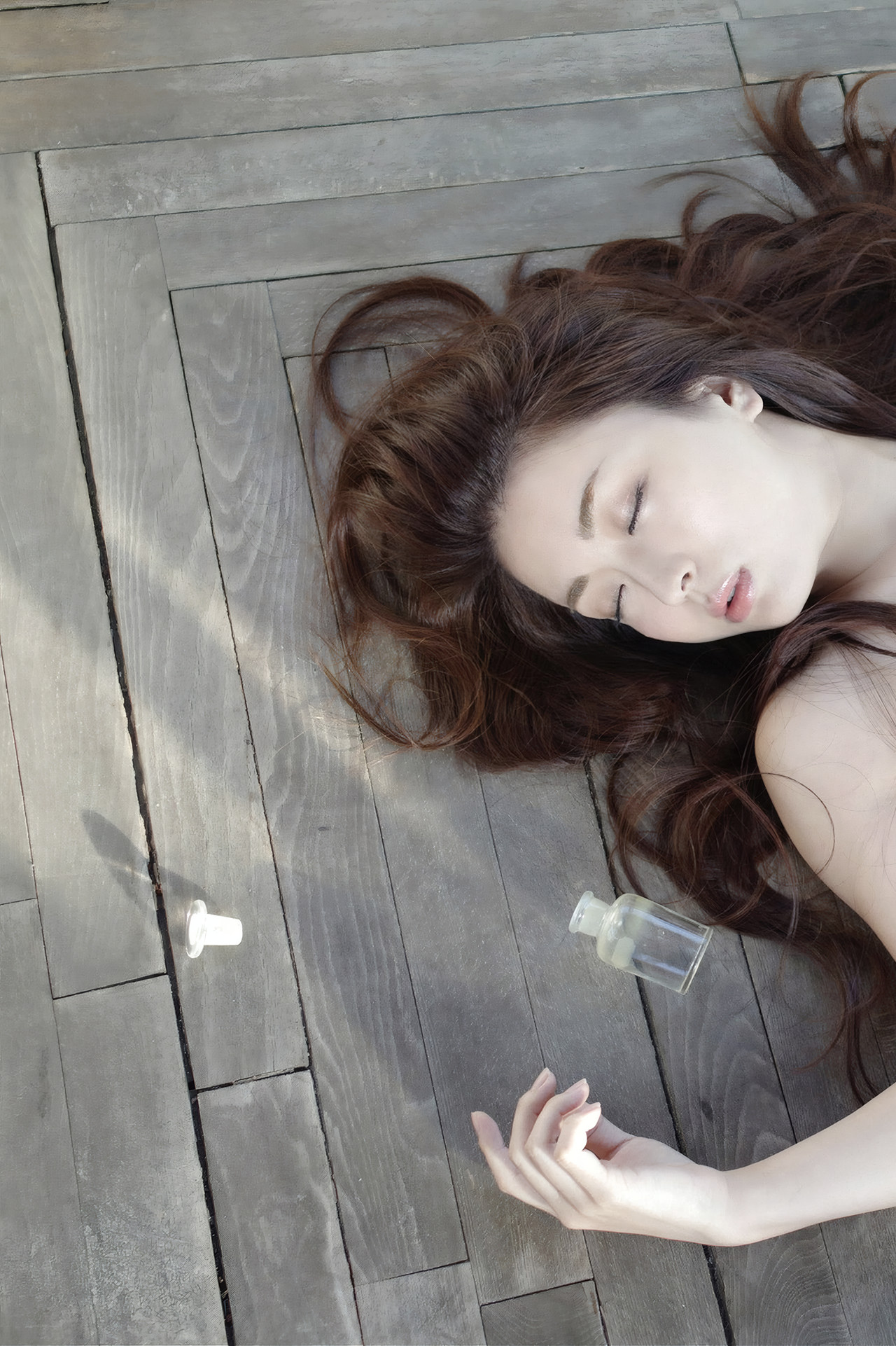 Shoko 祥子, 週刊現代デジタル写真集 謎の青春美女 「最期の旅」 Set.01