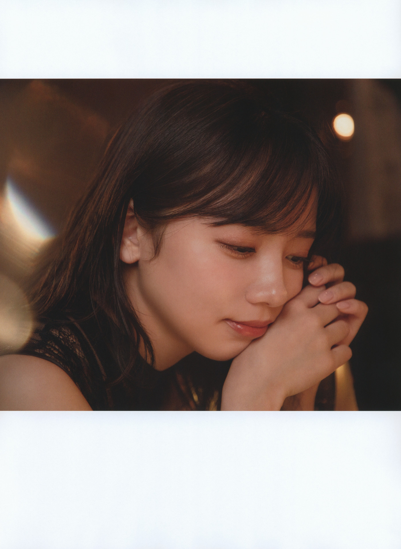 Kyoko Saito 齊藤京子, WHITE Graph 009 Set.03