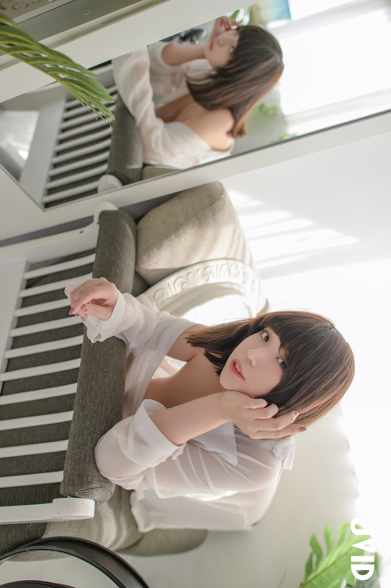 JVID Ruru茹茹 H級豪巨乳 寄宿家中的前同事－茹茹，一早醒來就衣衫不整！豪乳在眼前晃的我頭好暈啊～～～ Set.01
