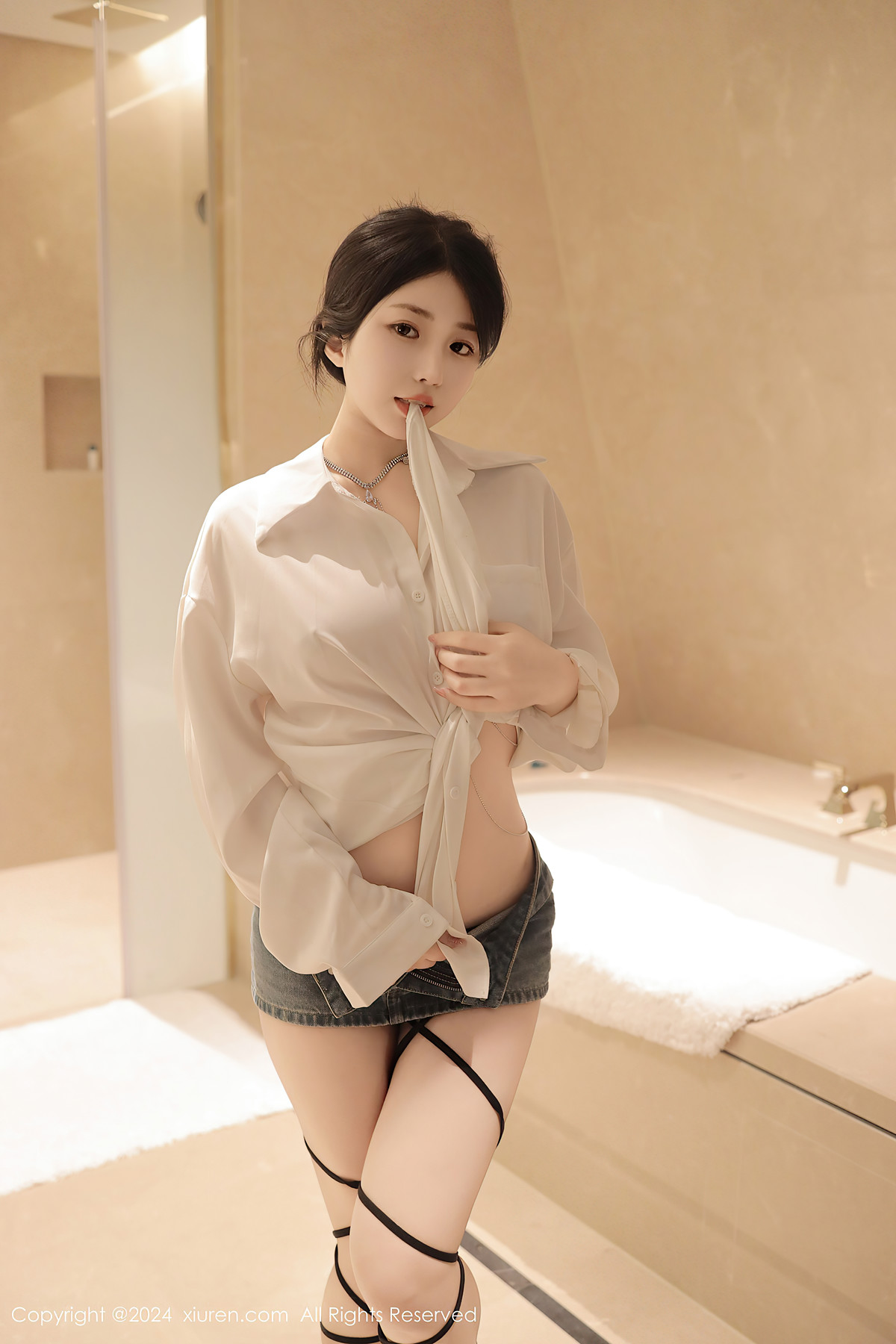 XiuRen秀人网 No.8400 陈小花ChenXiaohua
