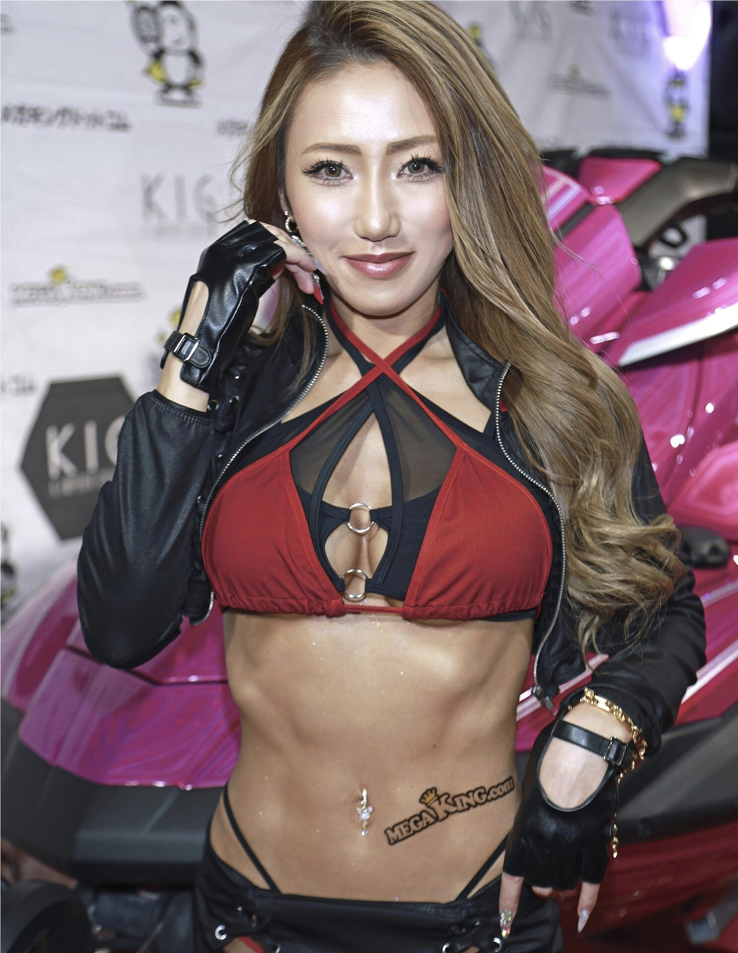 まばゆい美の共演! オートメッセのステージに降り立つ校花たち, エキサイティングマックス！ 2025年05月号