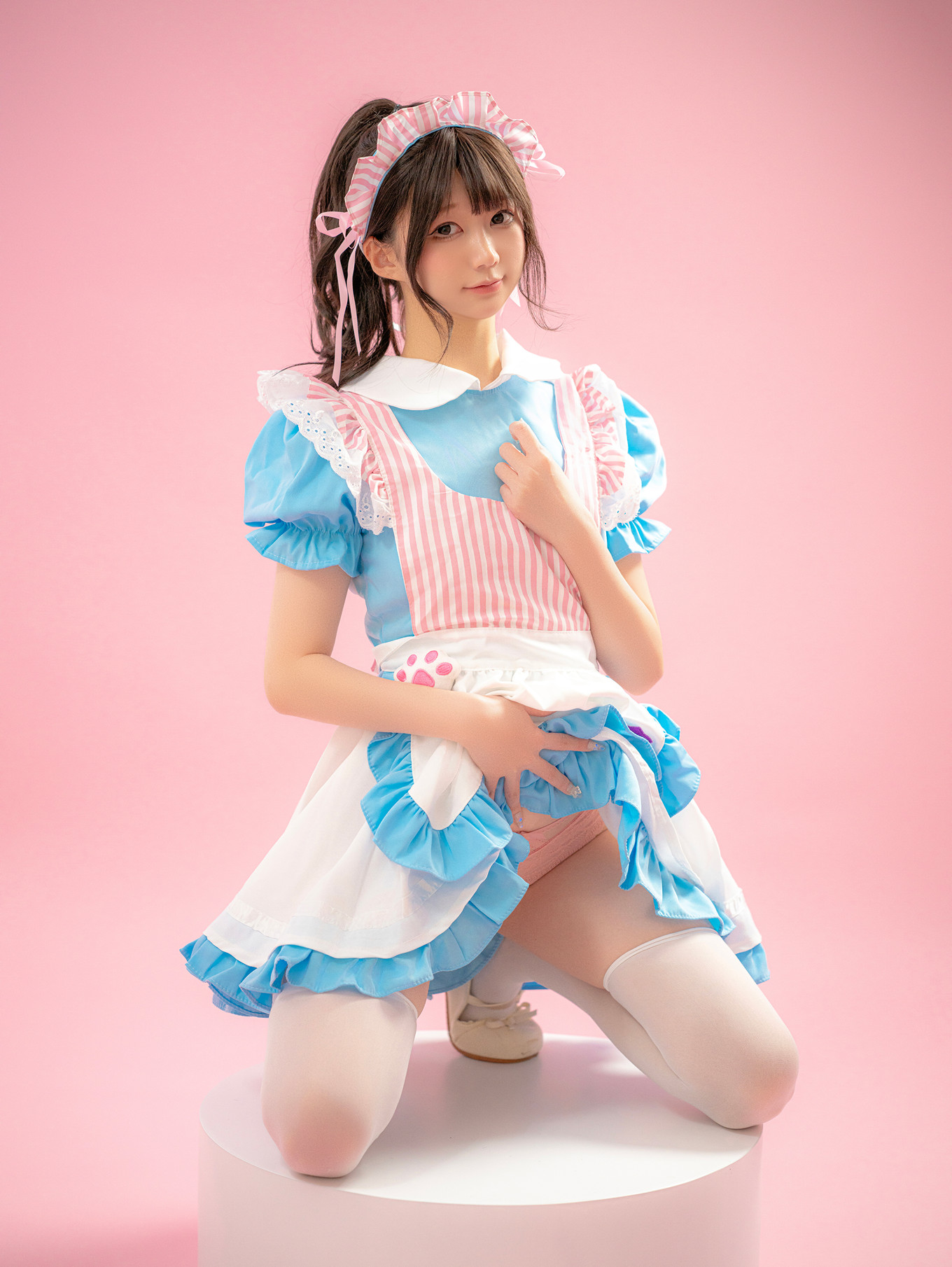 Cosplay Nagisa魔物喵 – メイド喫茶 Set.01