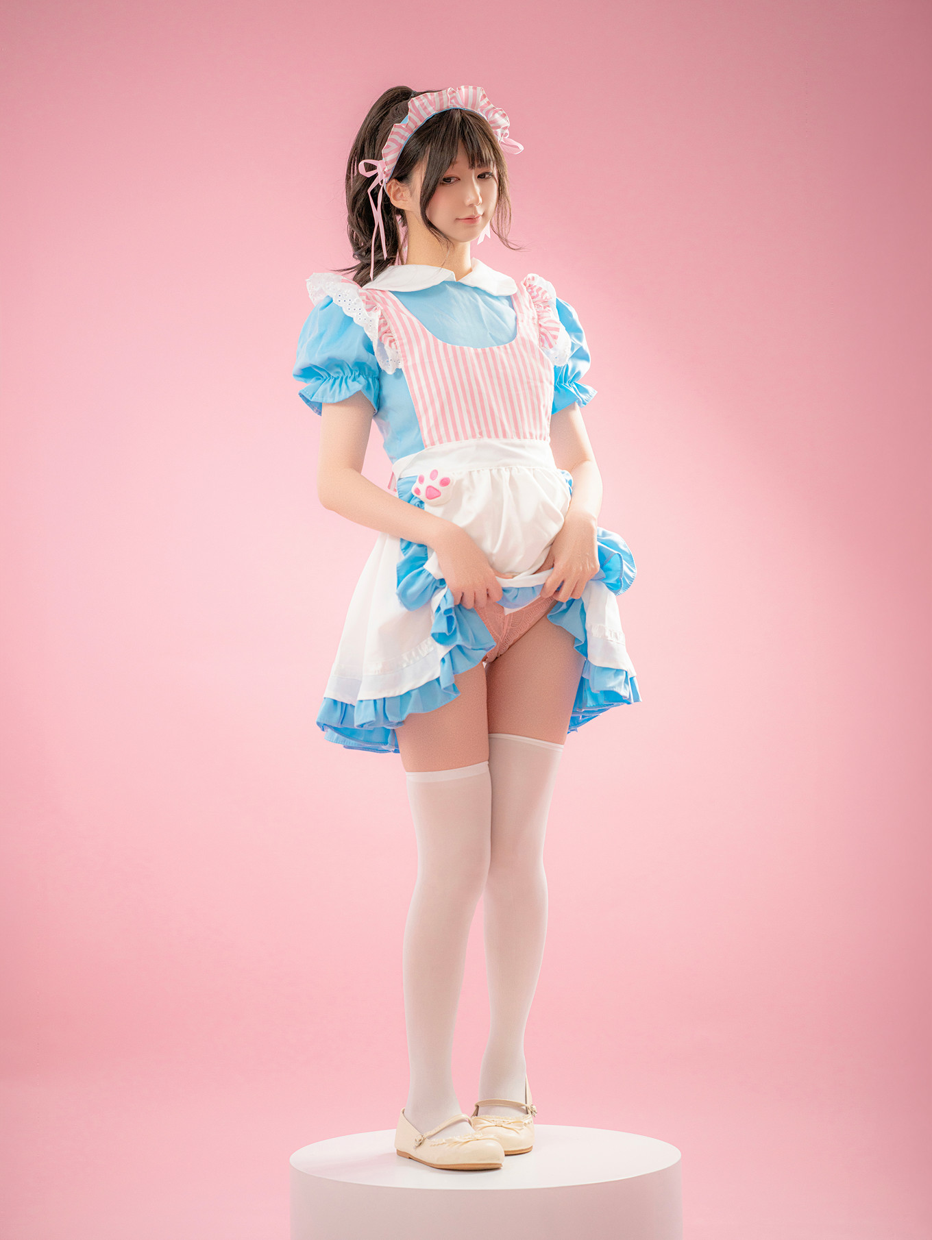 Cosplay Nagisa魔物喵 – メイド喫茶 Set.01