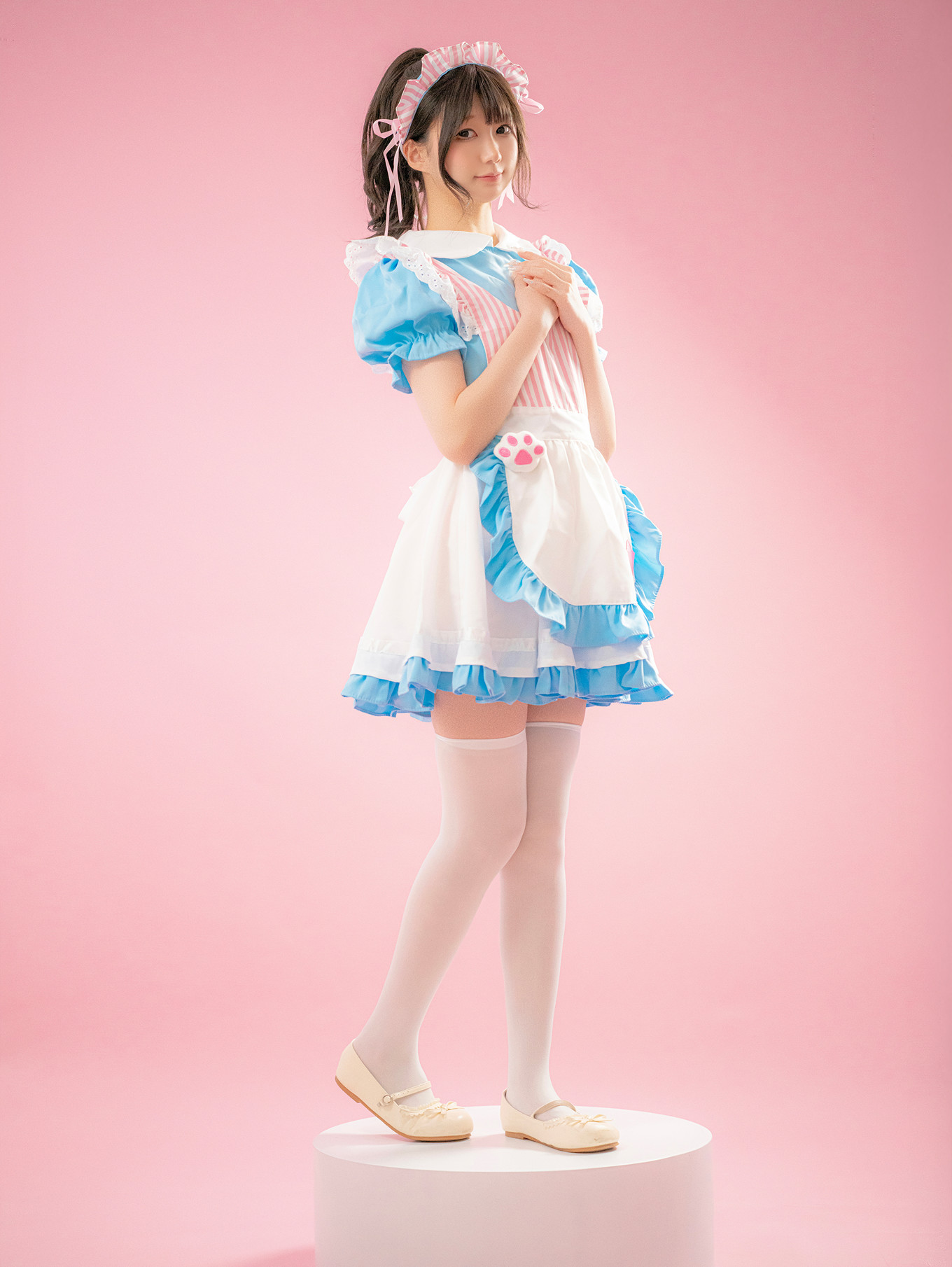 Cosplay Nagisa魔物喵 – メイド喫茶 Set.01