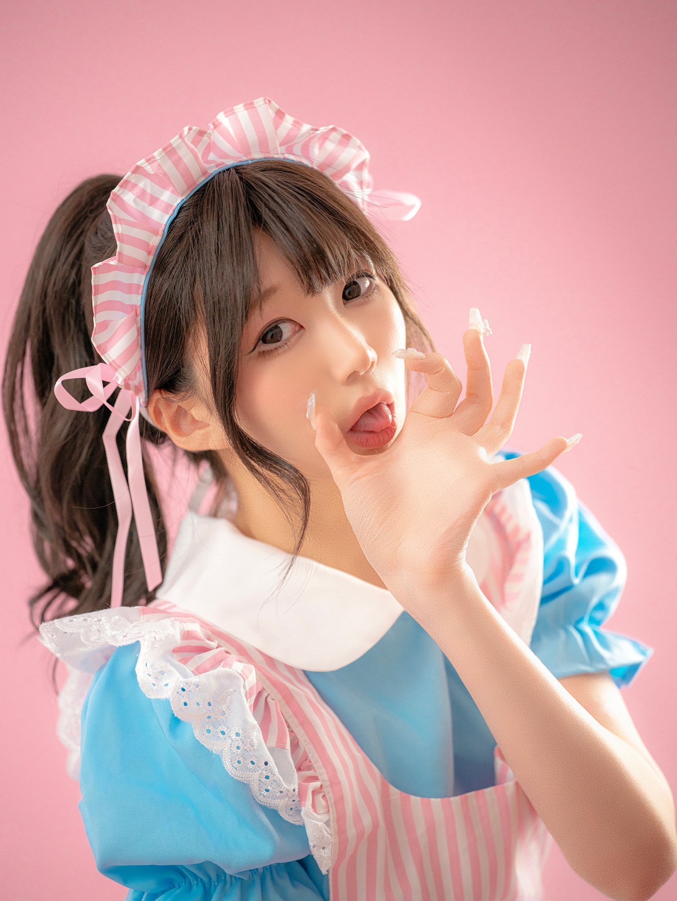 Cosplay Nagisa魔物喵 – メイド喫茶 Set.01