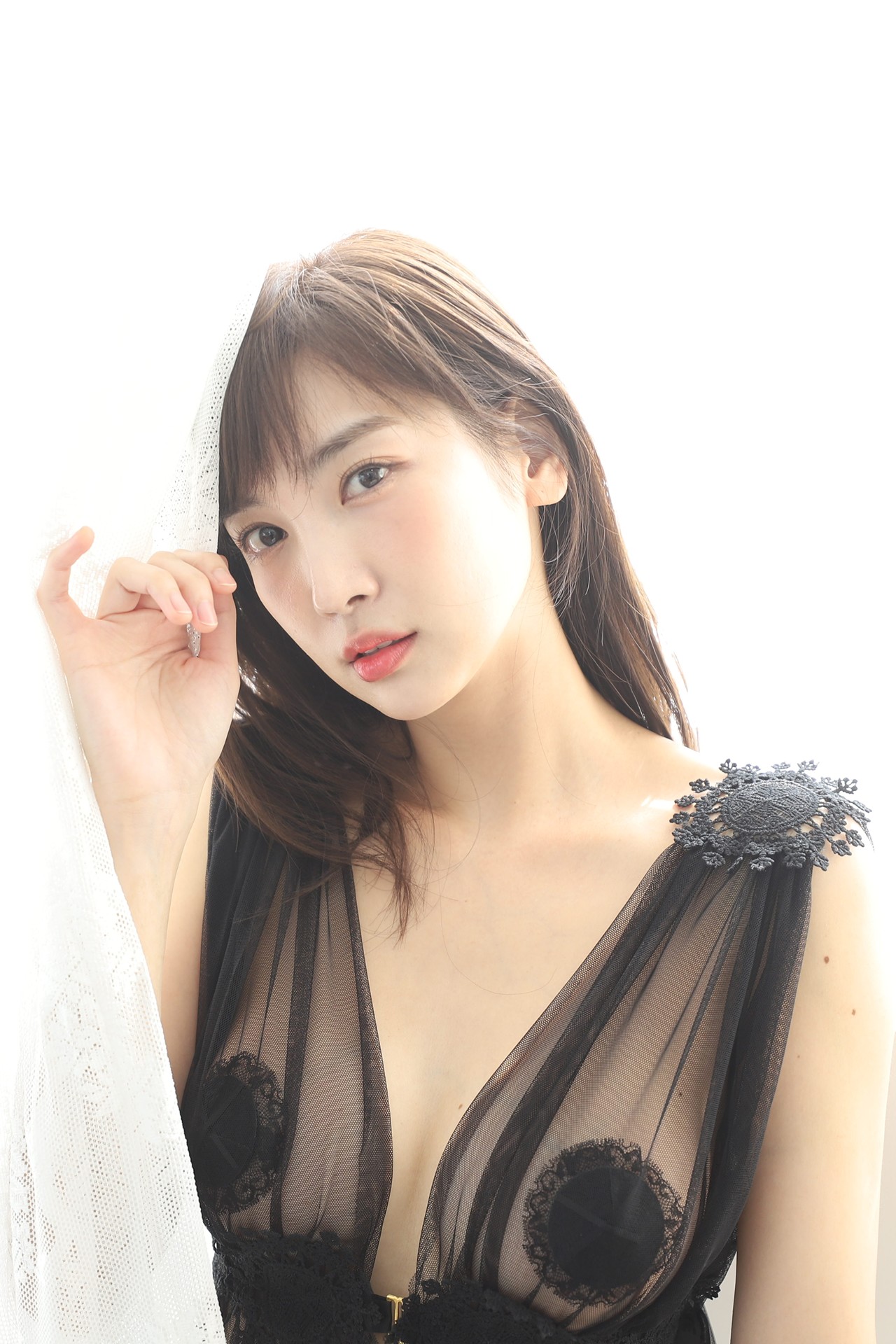 Mozzi 모찌, Sonson 손손, DJAWA ‘Spring Comes Twice’ Set.01
