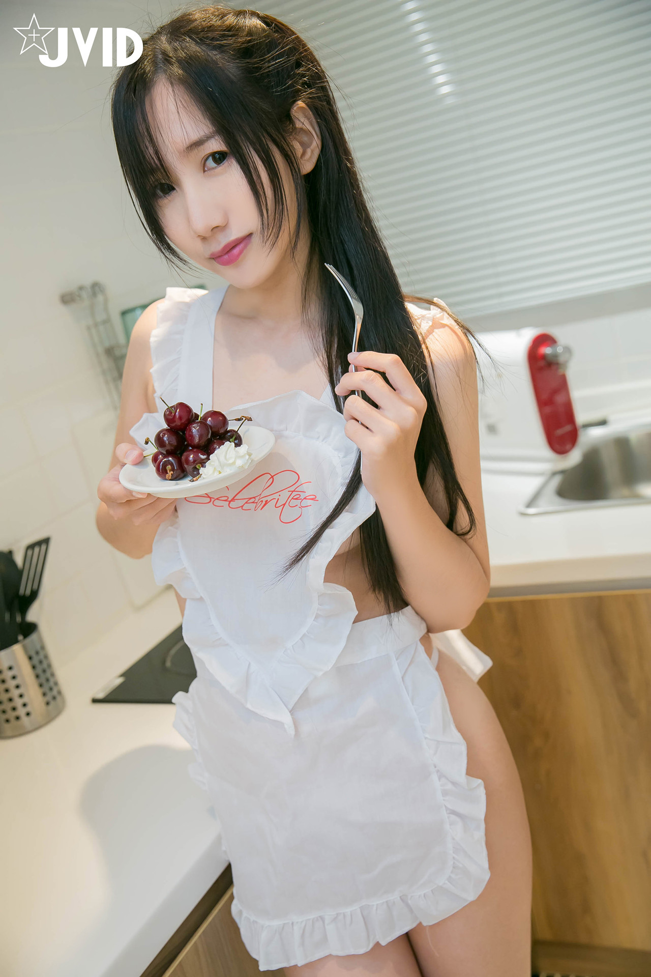 JVID 最狂色气 5人小姐姐厨师 淫乱满点 围炉后的淫春梦幻点心上菜 Set.01