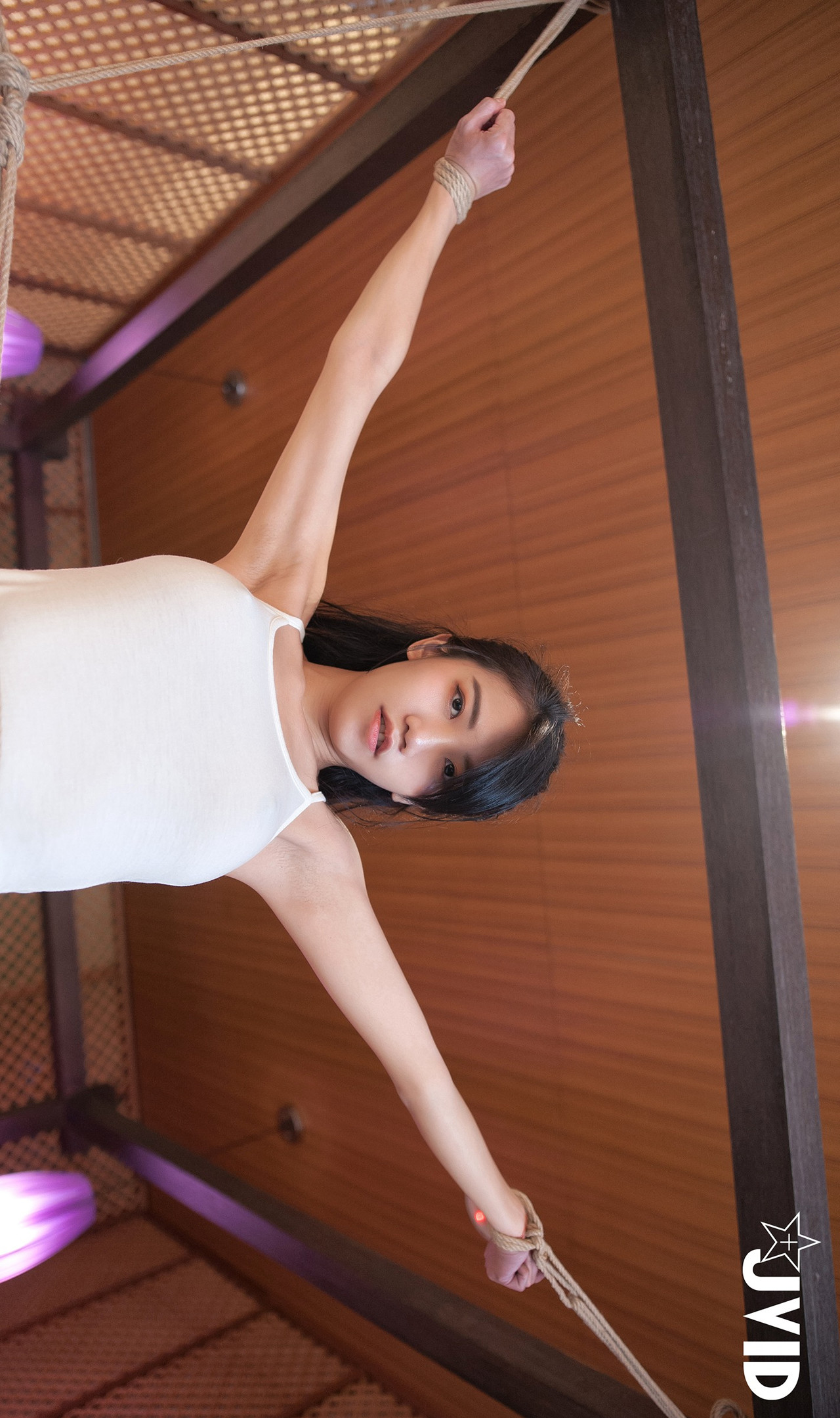 JVID 伊芙蝶 – 金屬手銬の逃脫失敗!!! 全身緊縛 口球の口水收集 Set.01