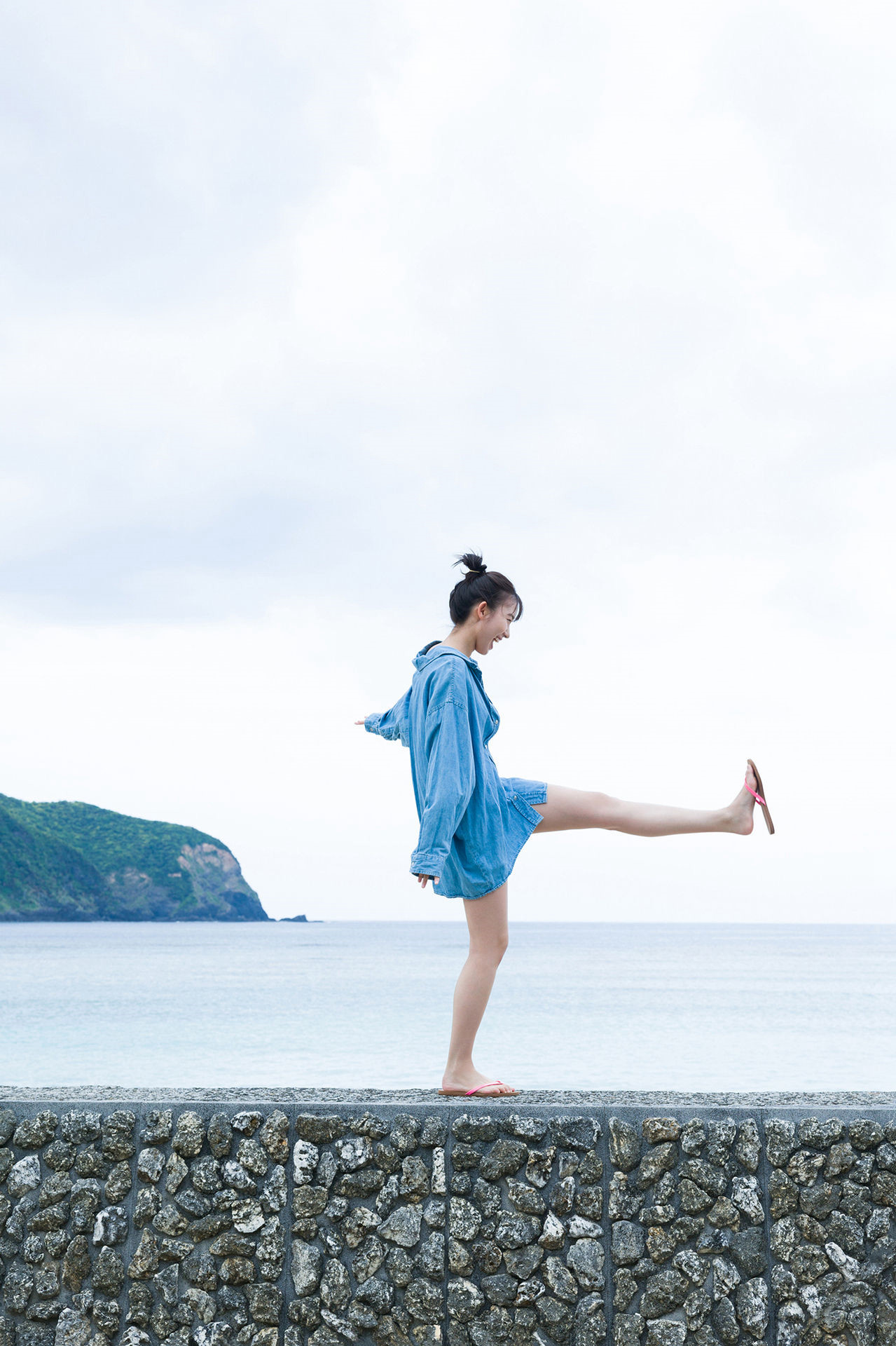 Nene Shida 志田音々, ファースト写真集アナザーバージョン 『nene-まるっとりっぷ-』 Set.01
