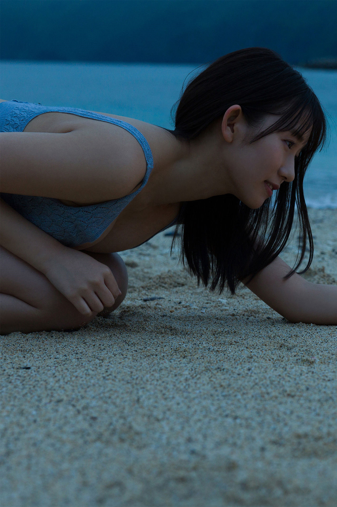 Nene Shida 志田音々, ファースト写真集アナザーバージョン 『nene-まるっとりっぷ-』 Set.01