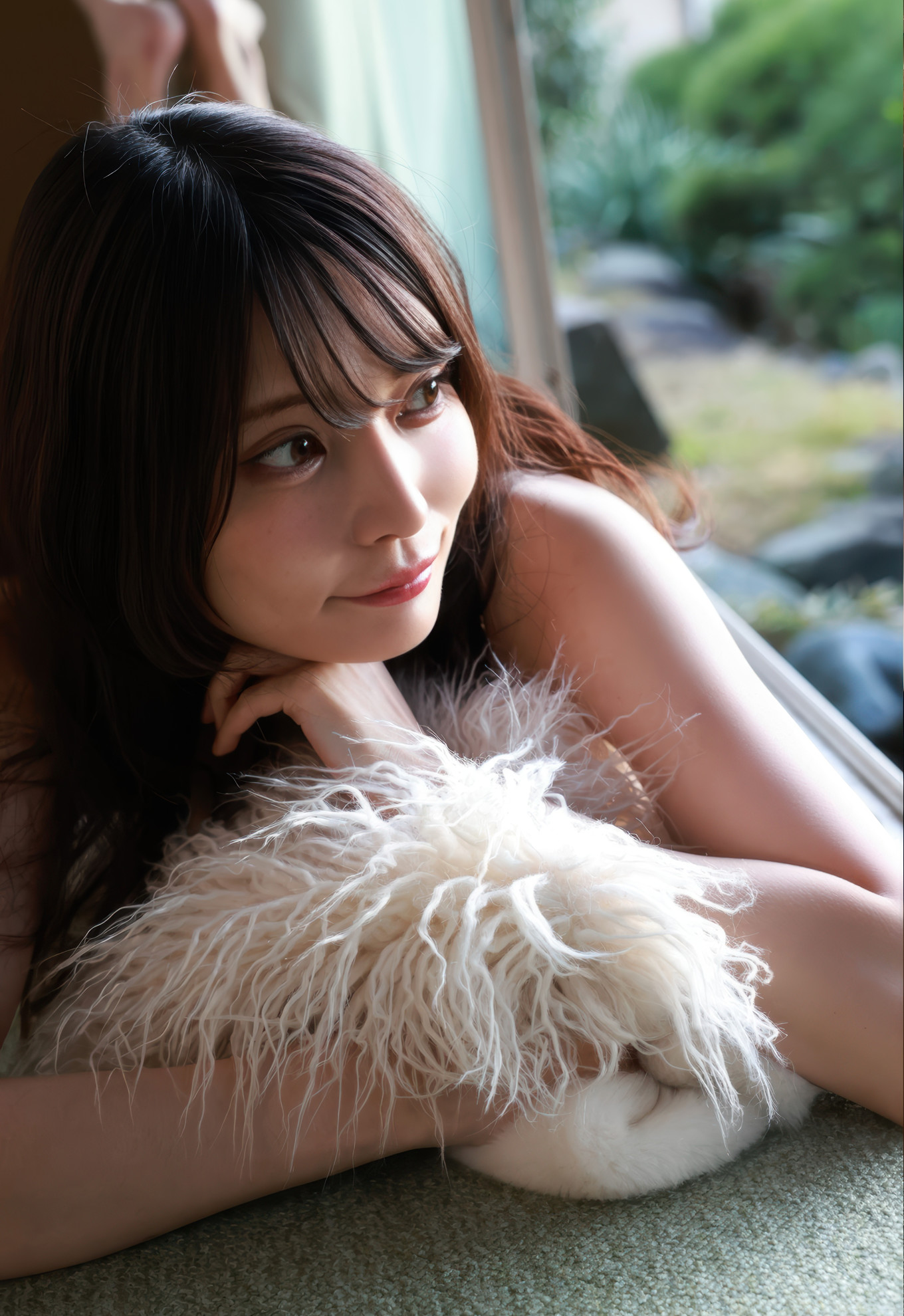Sayaka Nitori 似鳥沙也加, 旬撮ガール Vol.4 振り向けばインスタ女王