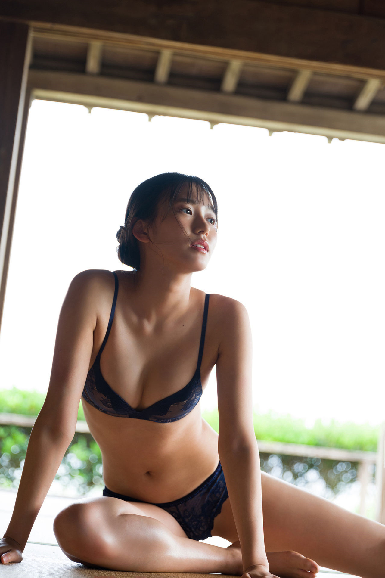Nene Shida 志田音々, ファースト写真集アナザーバージョン 『nene-まるっとりっぷ-』 Set.04