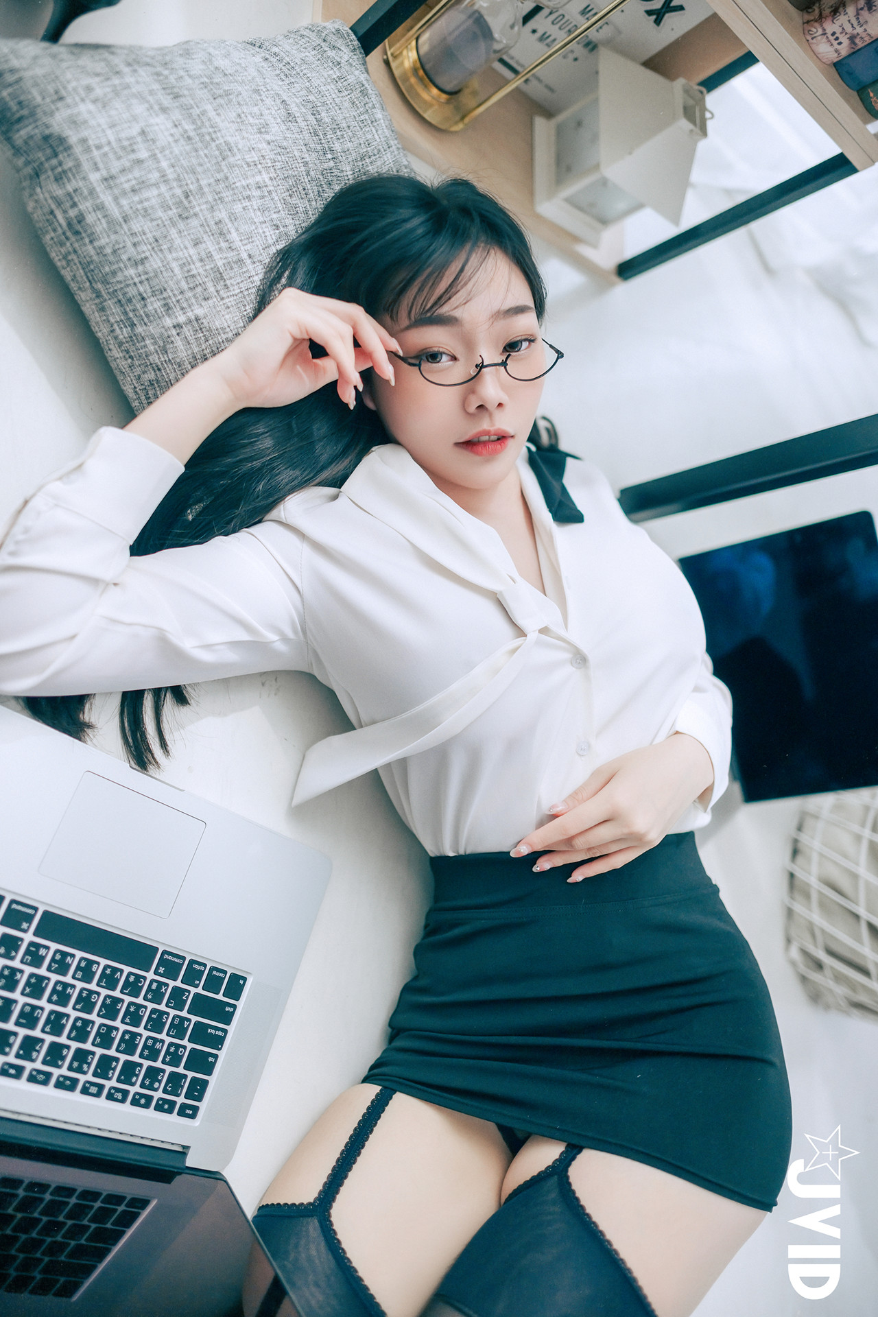 JVID 苡昕Slivia – 超巨乳女秘書 Set.02