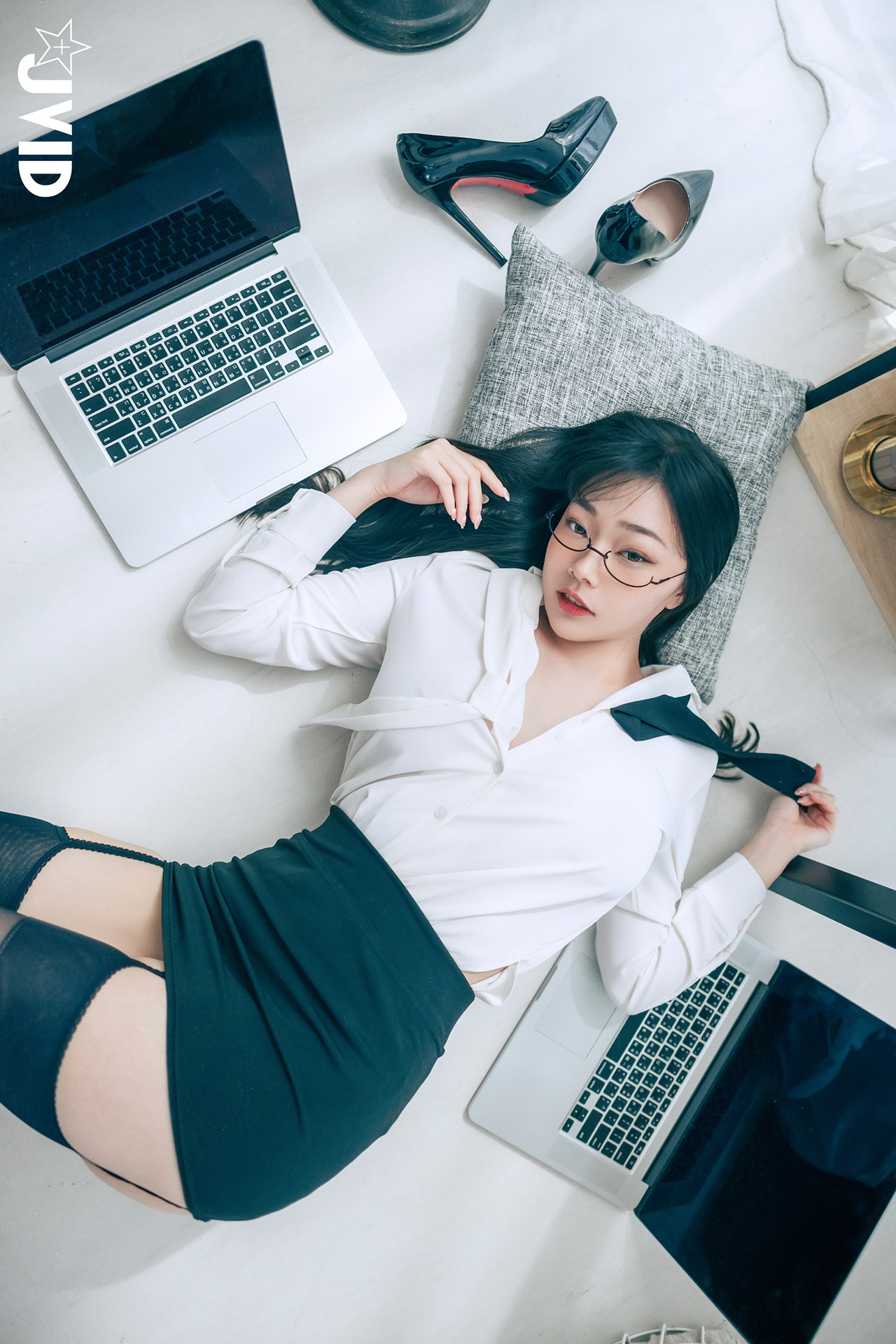 JVID 苡昕Slivia – 超巨乳女秘書 Set.02