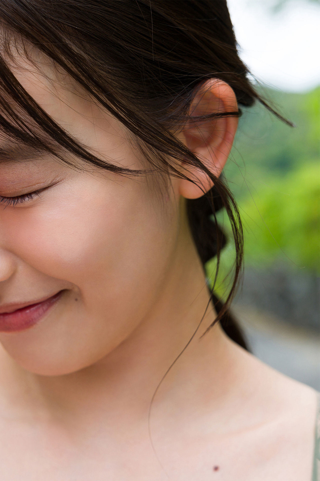 Nene Shida 志田音々, ファースト写真集アナザーバージョン 『ｎｅｎｅ－まるっとりっぷ－』 Set.05