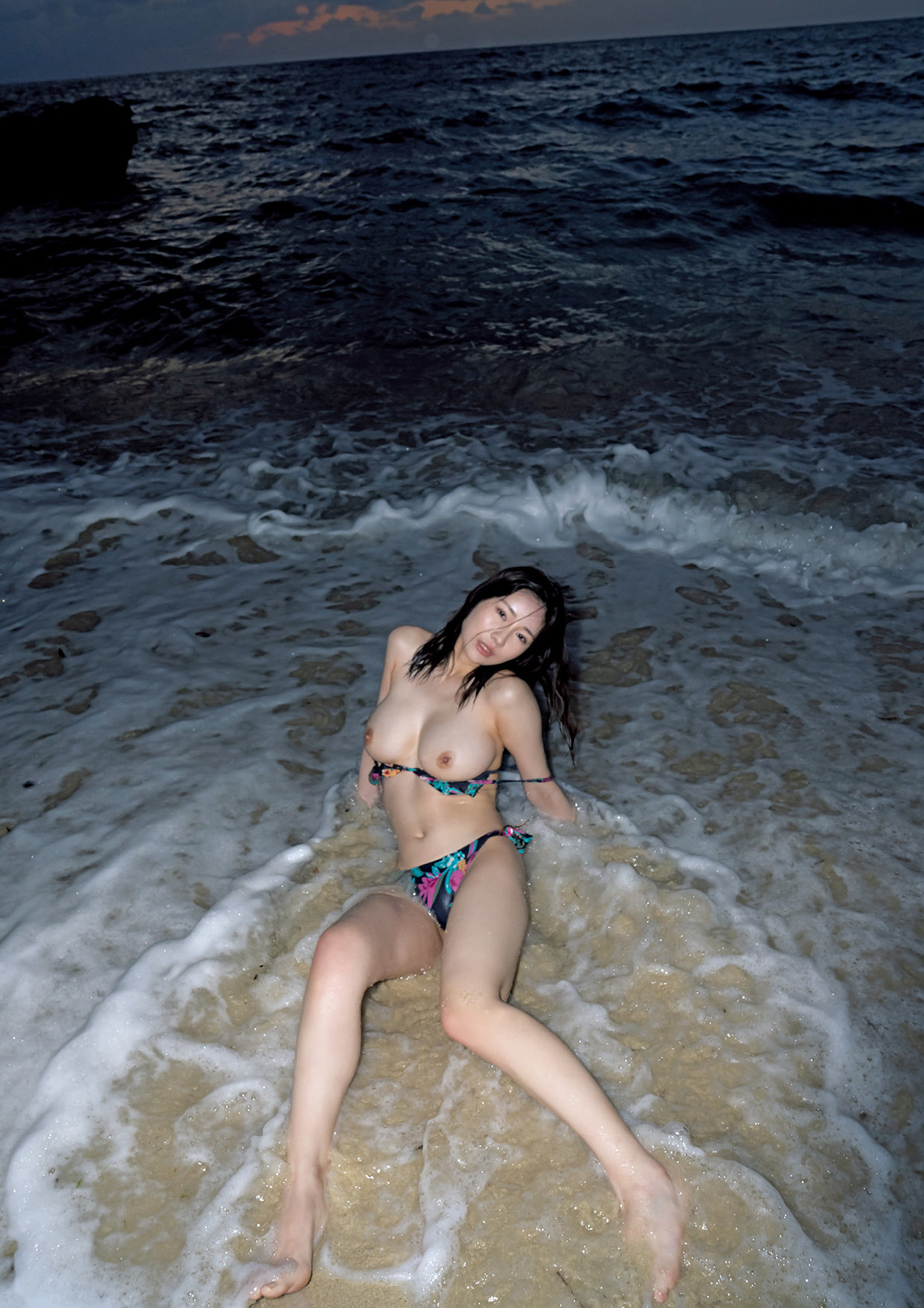 Ria Yamate 山手梨愛, 写真集 『material』 増ページ デジタル特装版 Set.01