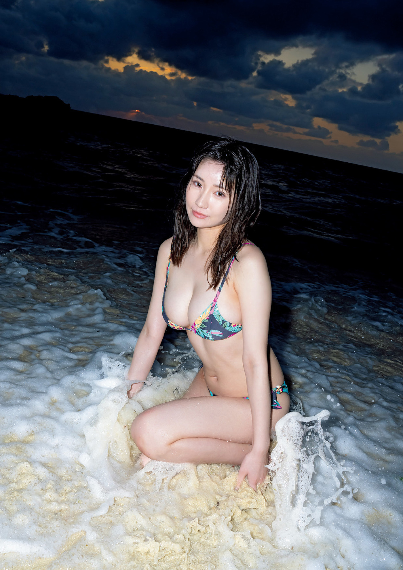 Ria Yamate 山手梨愛, 写真集 『material』 増ページ デジタル特装版 Set.01