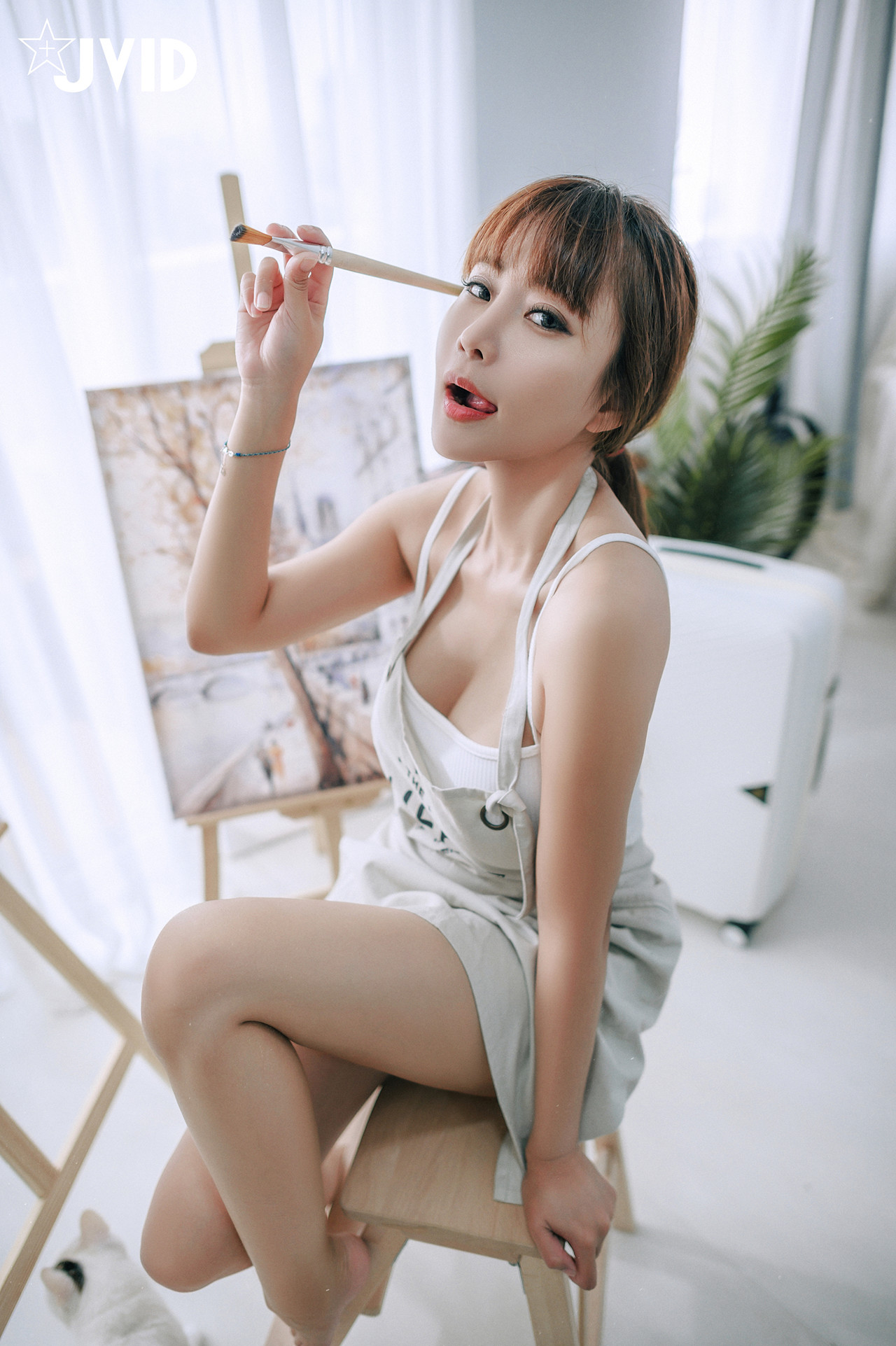 JVID Lele 乐乐 – 热爱榨精的漫画家-艺术家-生日限定尺度 Set.01