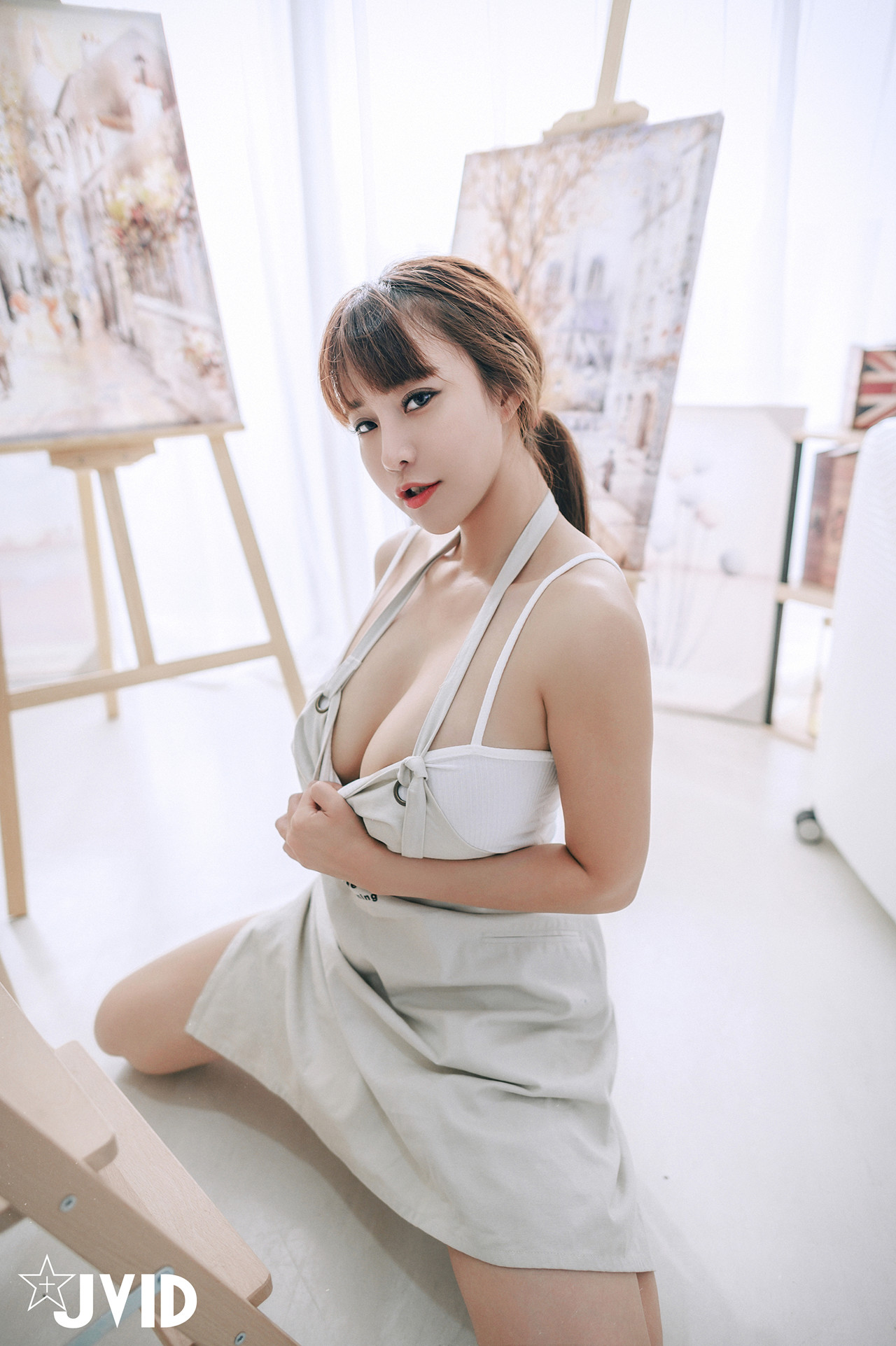 JVID Lele 乐乐 – 热爱榨精的漫画家-艺术家-生日限定尺度 Set.01