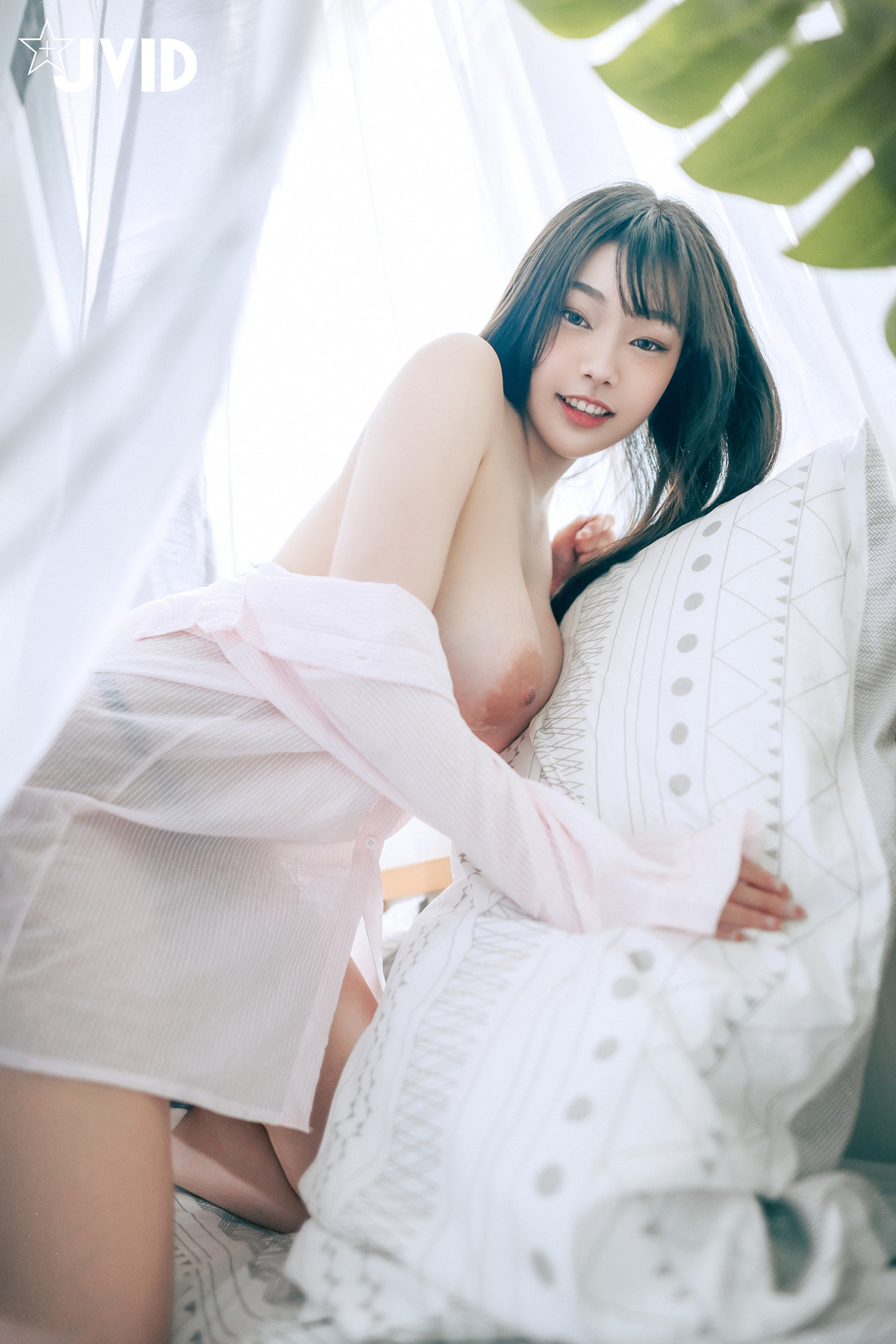 JVID 苡昕Slivia – 超巨乳女秘書 Set.03
