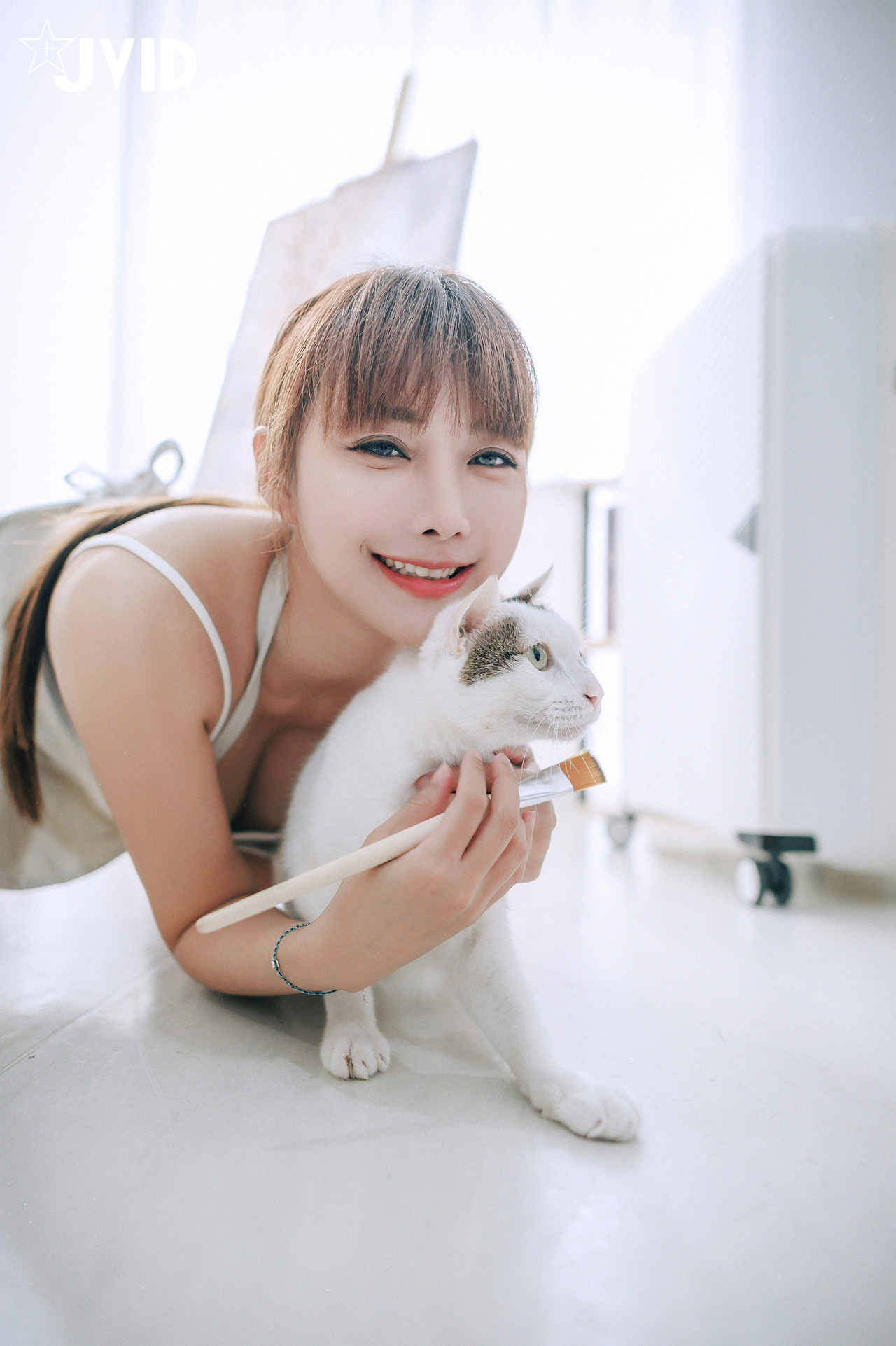 JVID Lele 乐乐 – 热爱榨精的漫画家-艺术家-生日限定尺度 Set.02