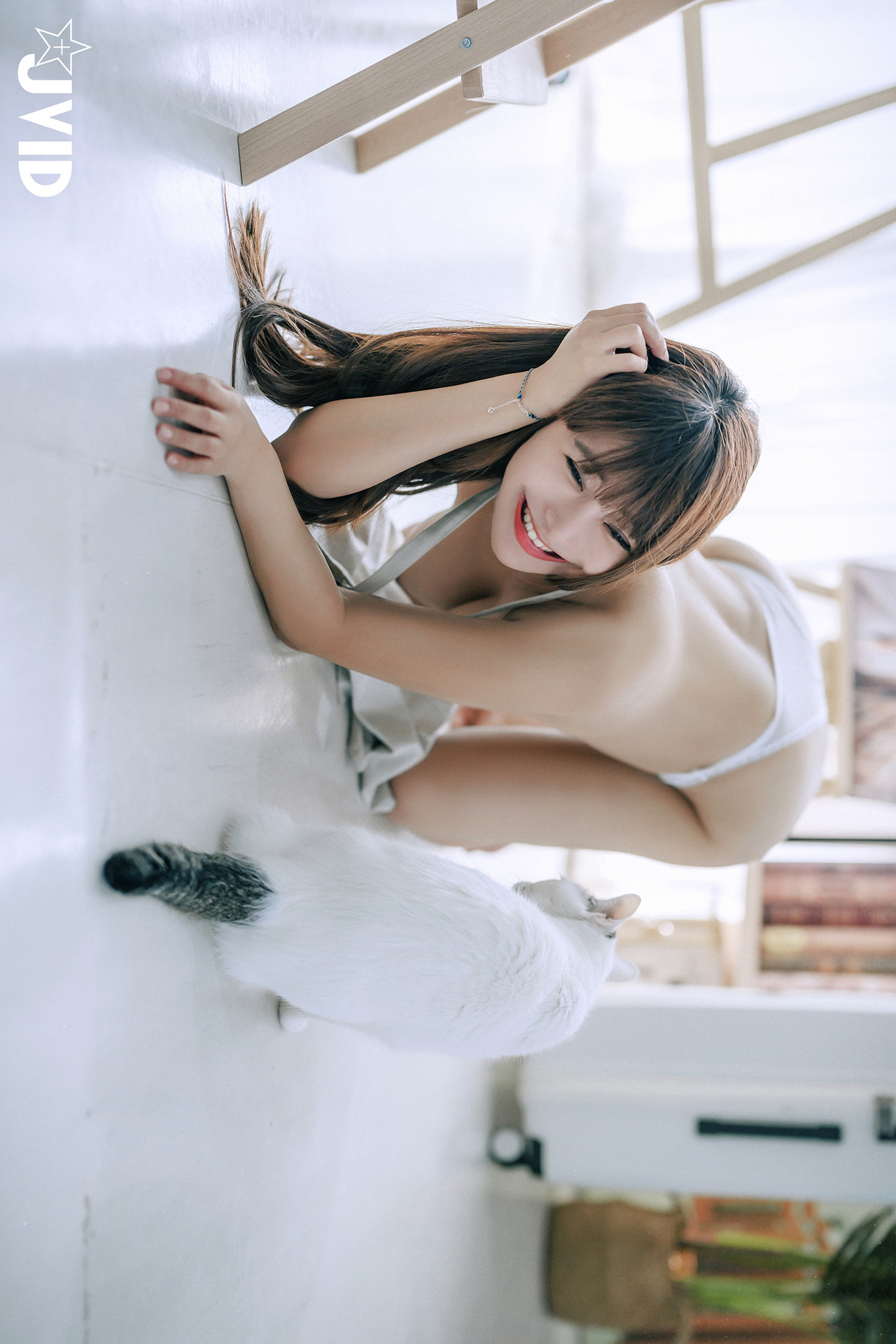 JVID Lele 乐乐 – 热爱榨精的漫画家-艺术家-生日限定尺度 Set.02