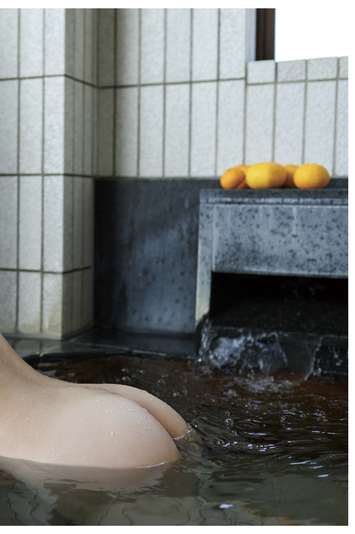 Narumi Hirose 広瀬なるみ, ヌード写真集 『風に包まれて』 Set.01