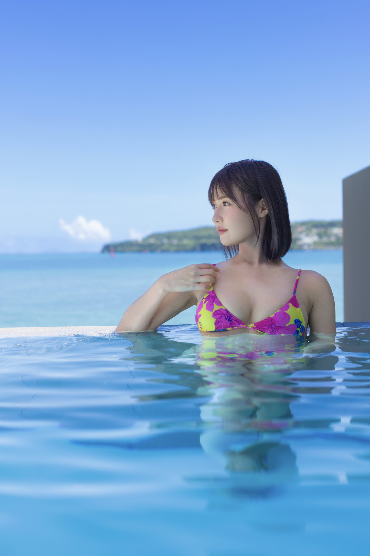 Riho Fujimori 藤森里穂, グラビア写真集 Eden Another Cut Version.01
