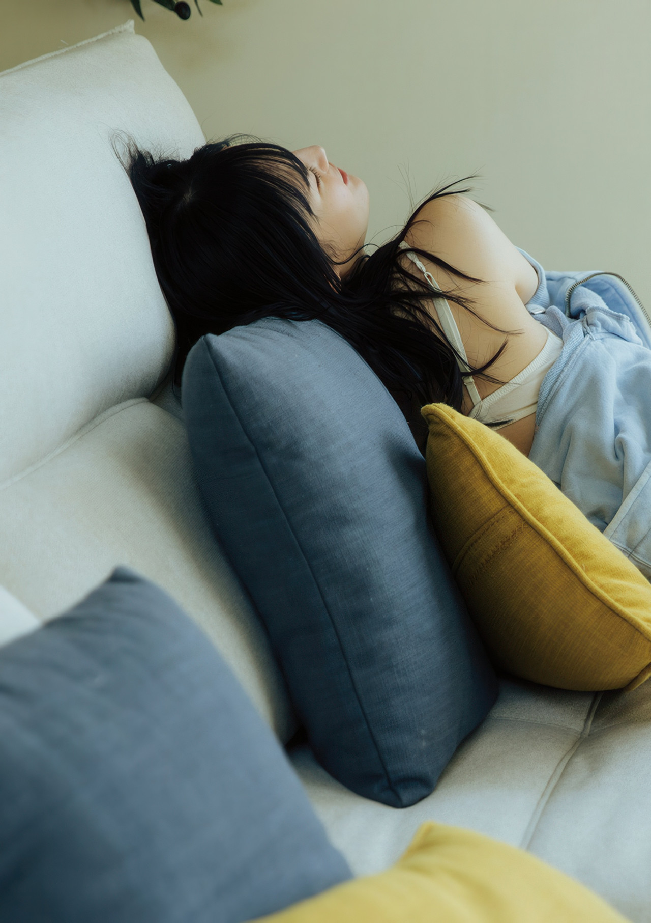 Yura Yura 由良ゆら, ファースト写真集 『ゆらドキッ!』 Set.01