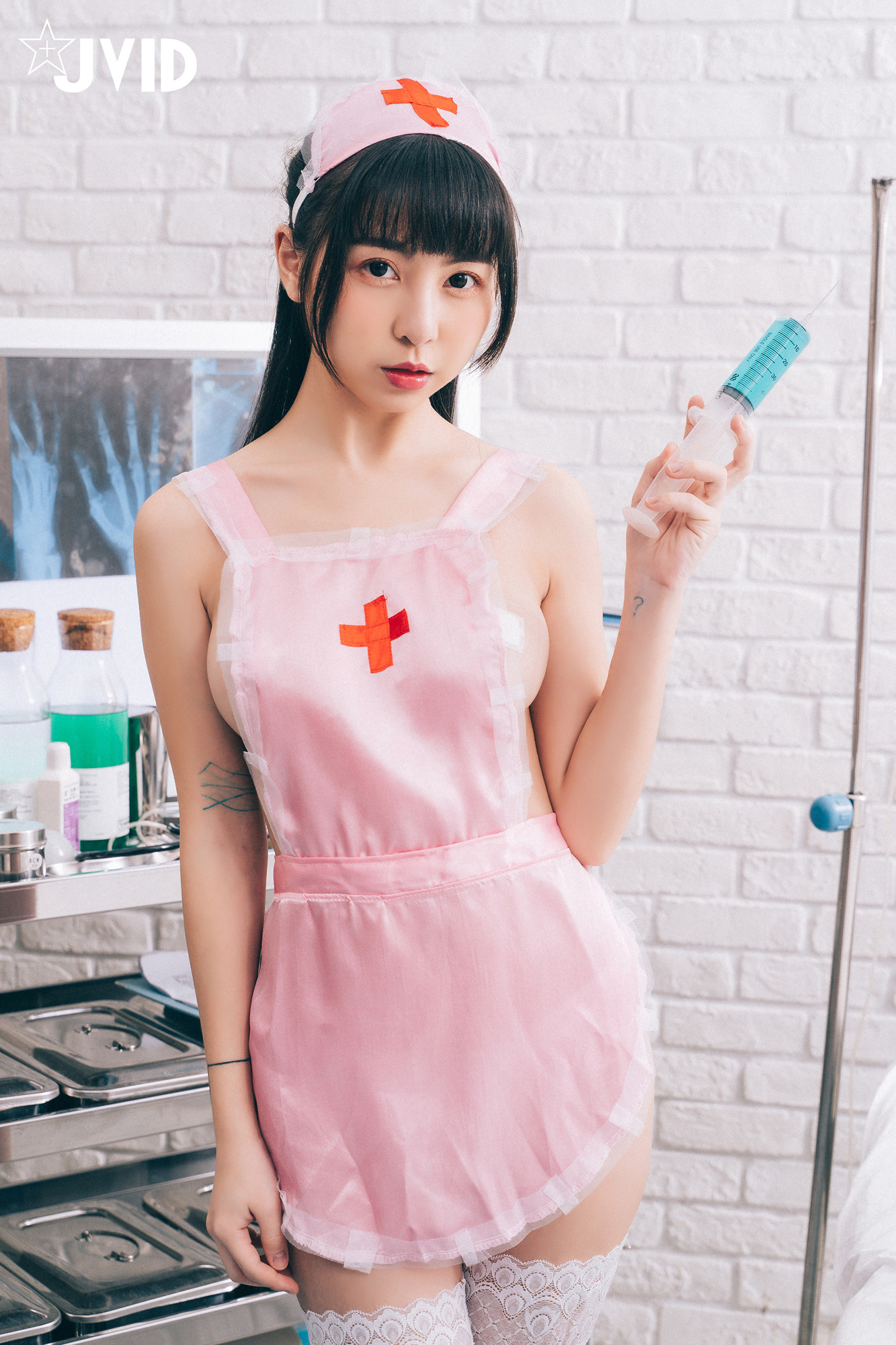 JVID 月台尼Tiny – 讓情色巨乳護士用女上位幫你搖出來吧