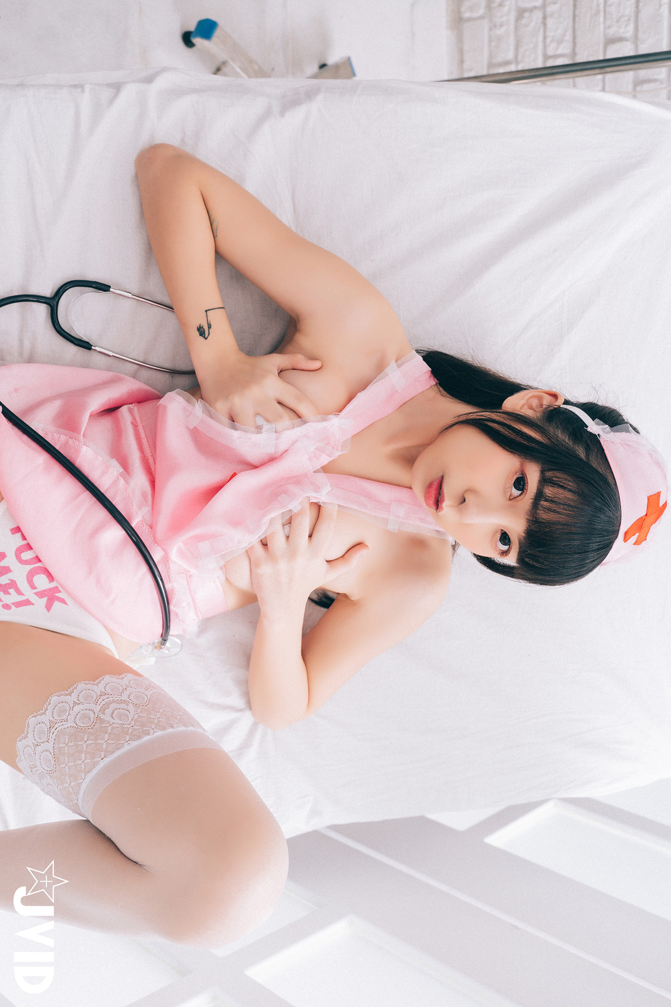 JVID 月台尼Tiny – 讓情色巨乳護士用女上位幫你搖出來吧