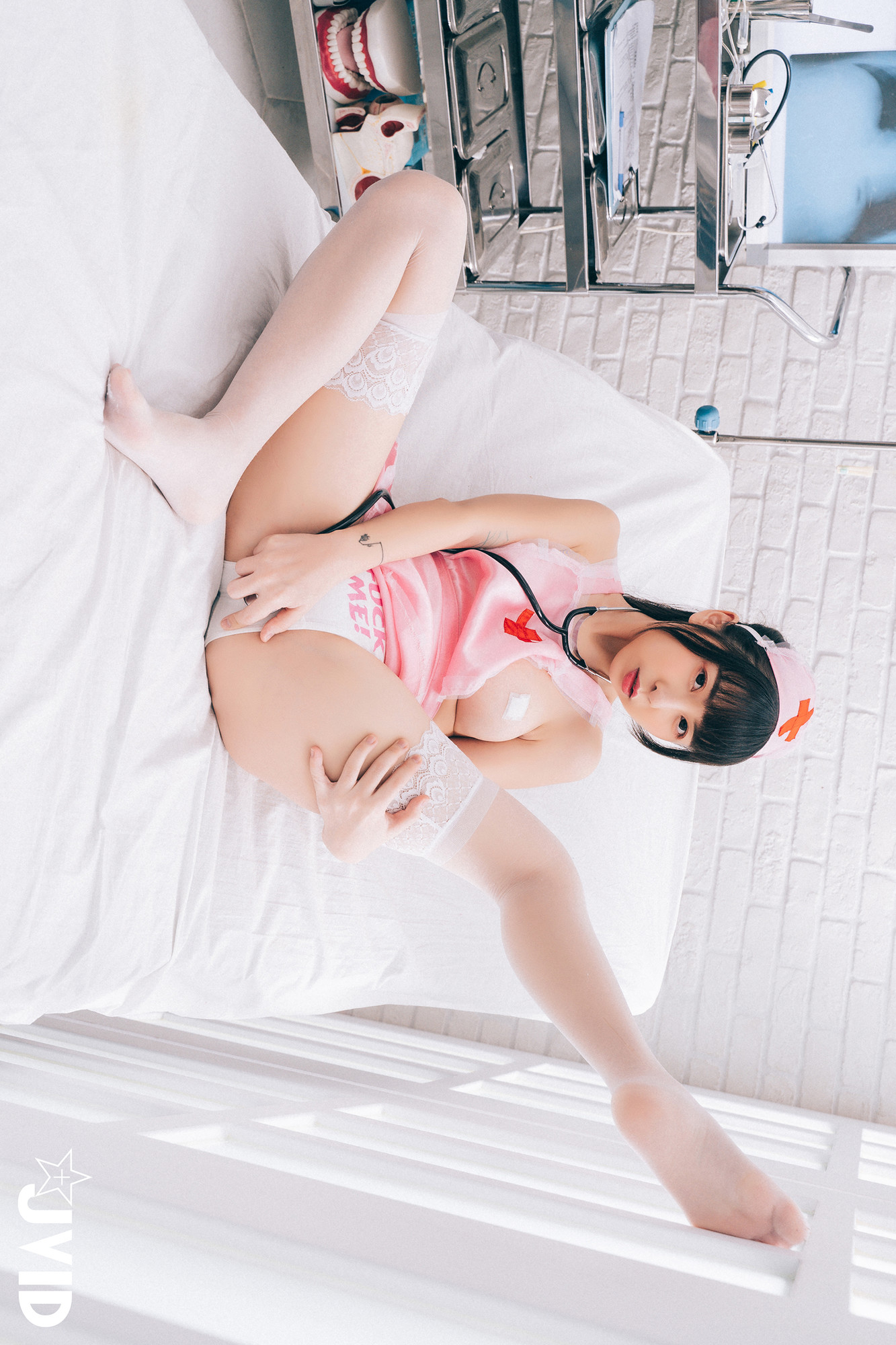 JVID 月台尼Tiny – 讓情色巨乳護士用女上位幫你搖出來吧