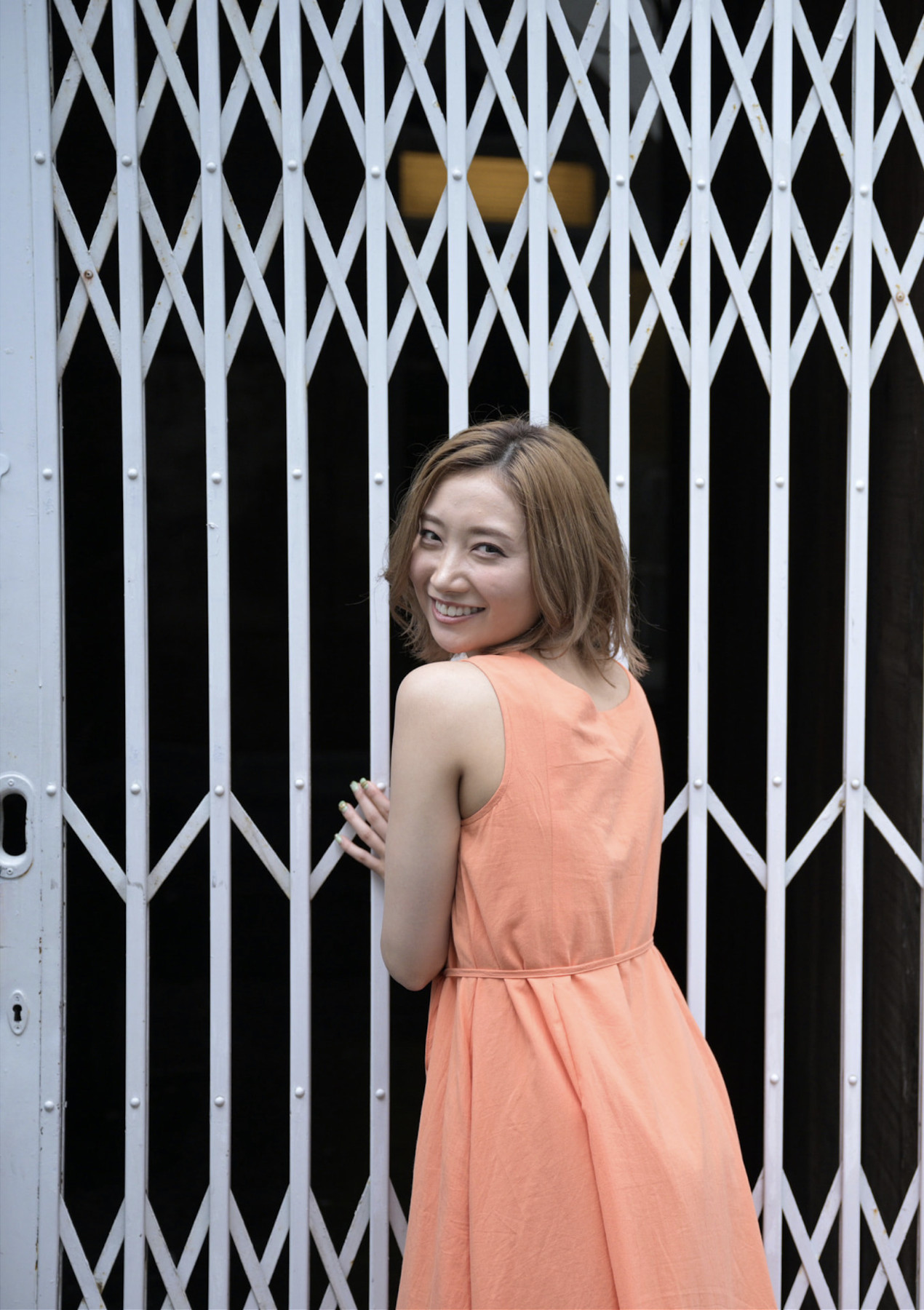 Anna Kami 加美杏奈, 週刊現代デジタル写真集 「隣の部屋の美脚お姉さん プレミアムヌードシリーズ」 Set.01