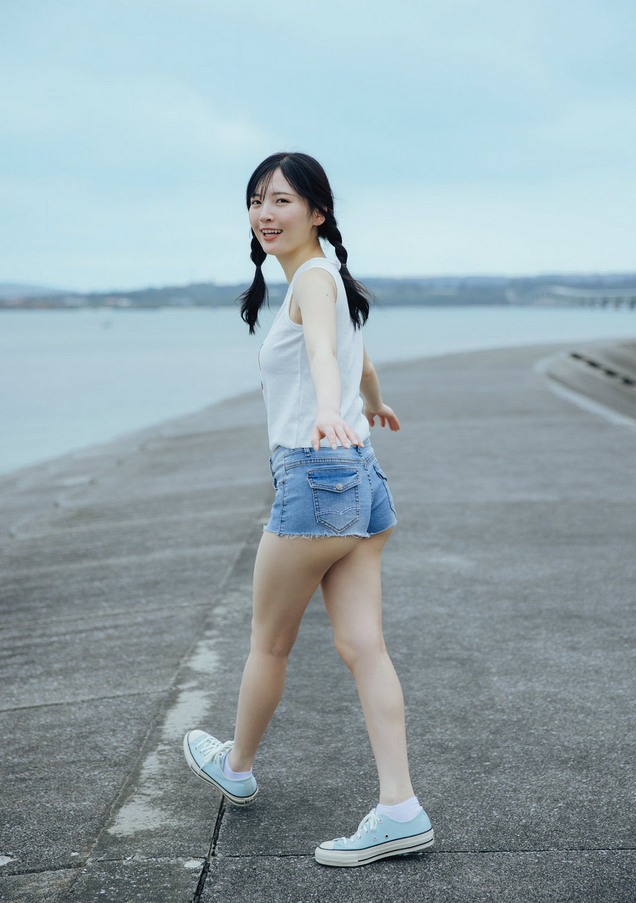 Yura Yura 由良ゆら, ファースト写真集 『ゆらドキッ!』 Set.01