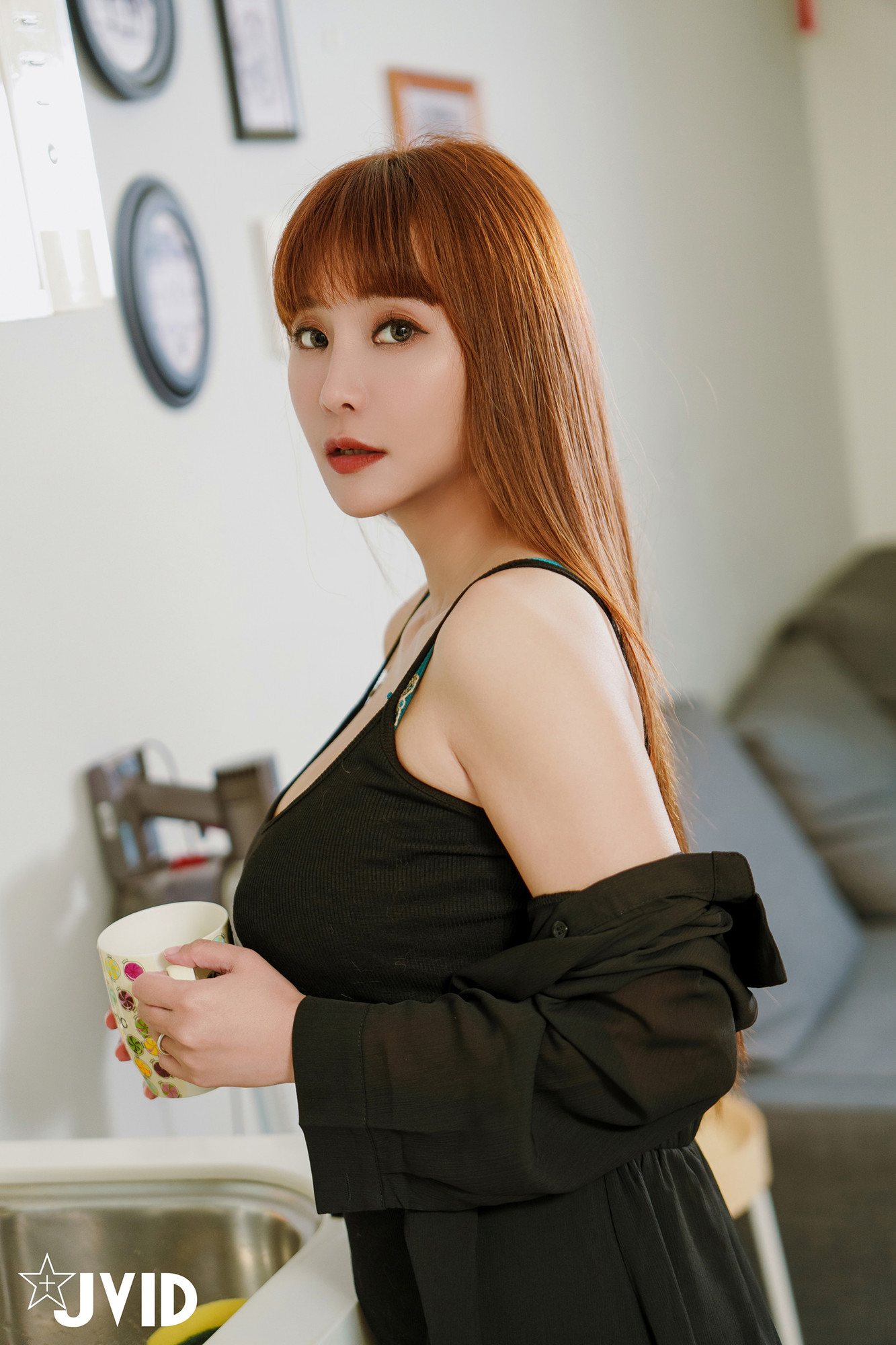 JVID 乐乐 – 部下之妻-NTR剧情-在下属面前强奸他老婆 Set.01