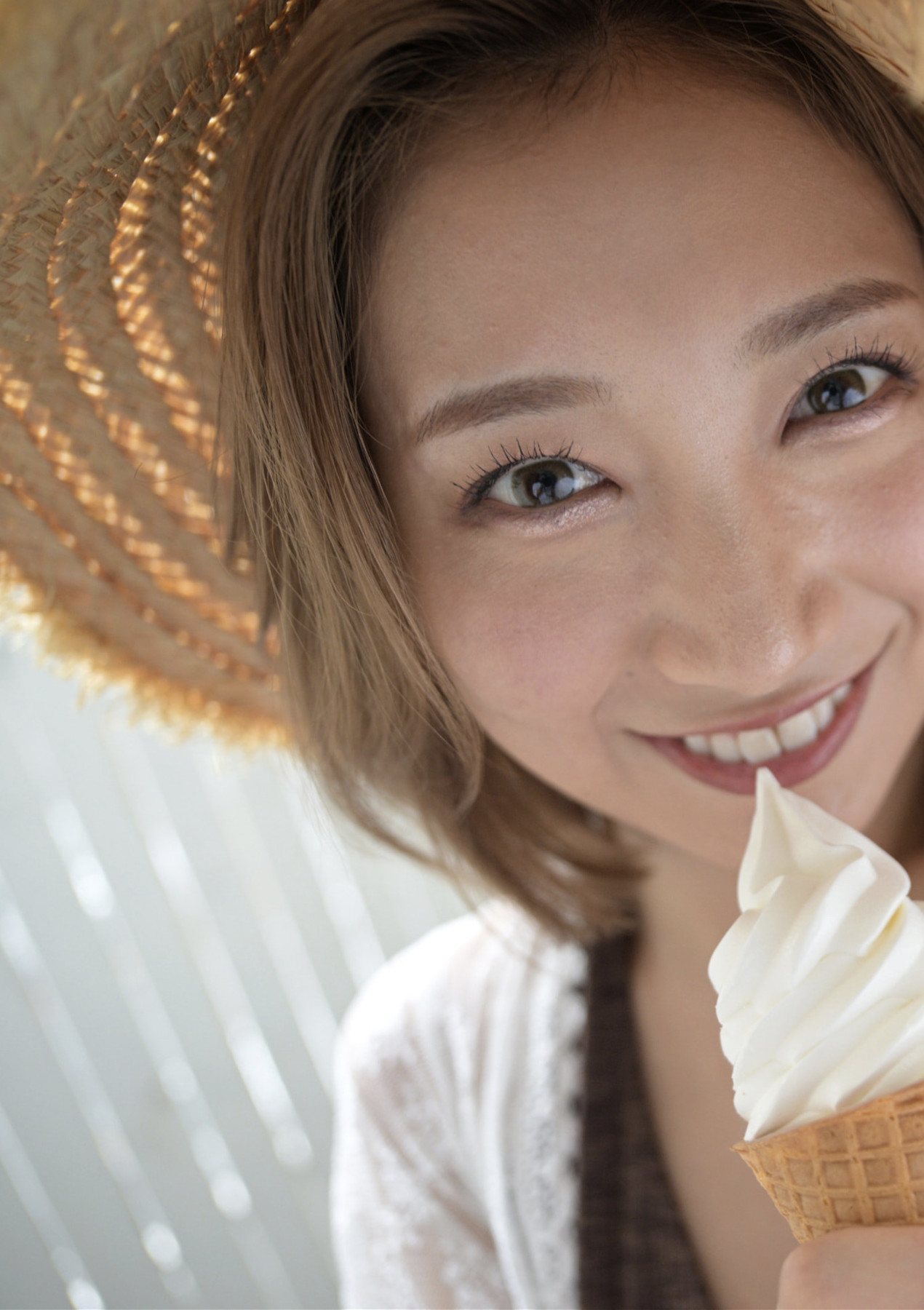 Anna Kami 加美杏奈, 週刊現代デジタル写真集 「隣の部屋の美脚お姉さん プレミアムヌードシリーズ」 Set.02