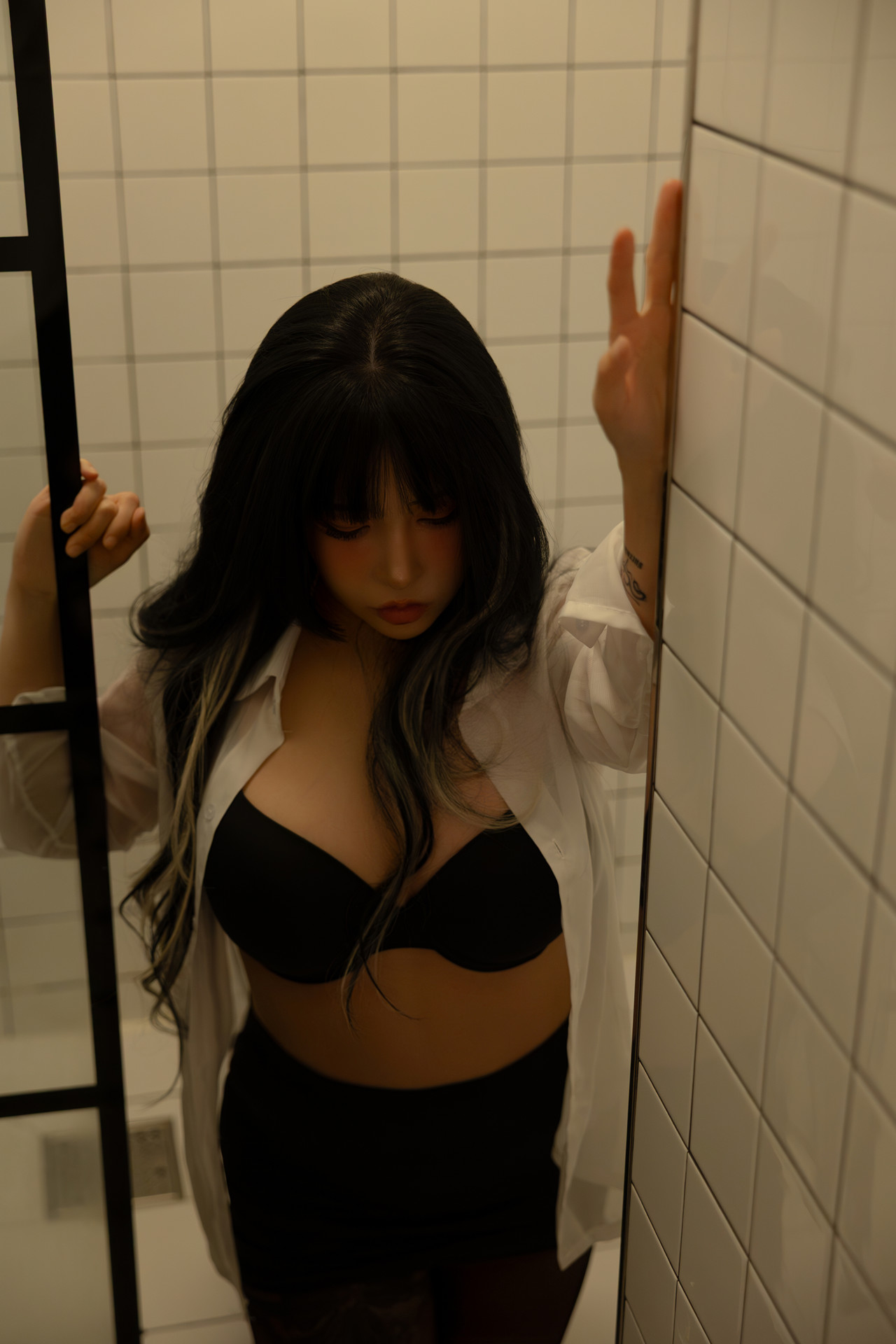 Lee Yuin 유인, Photobook ‘Girl Next Door’ Set.01
