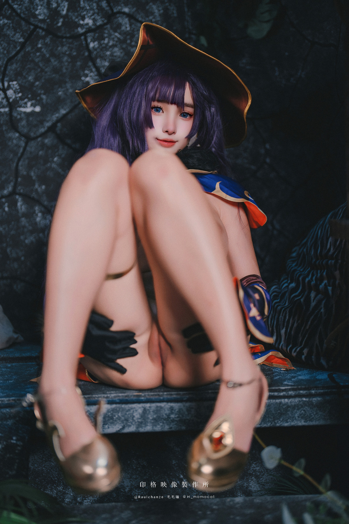 慕慕Momo, ヌード写真集 莫娜 Mona
