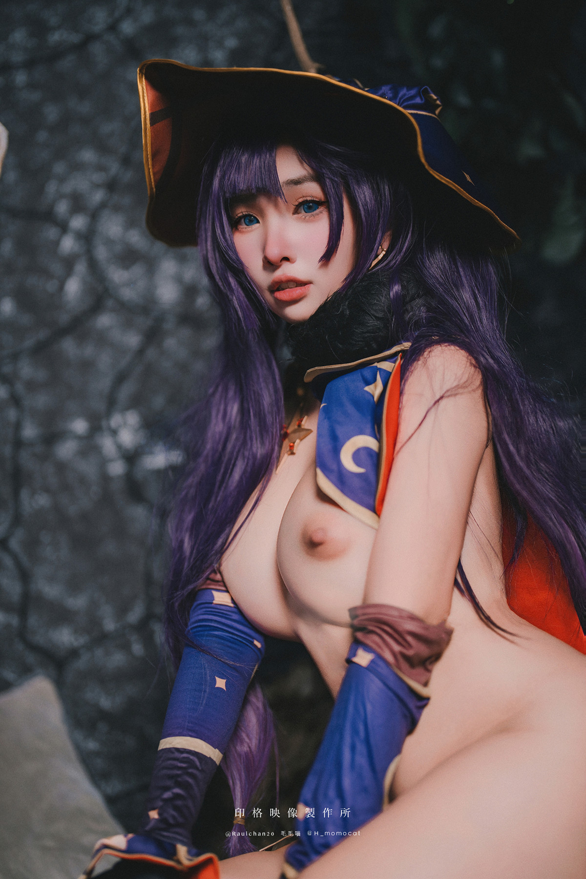 慕慕Momo, ヌード写真集 莫娜 Mona